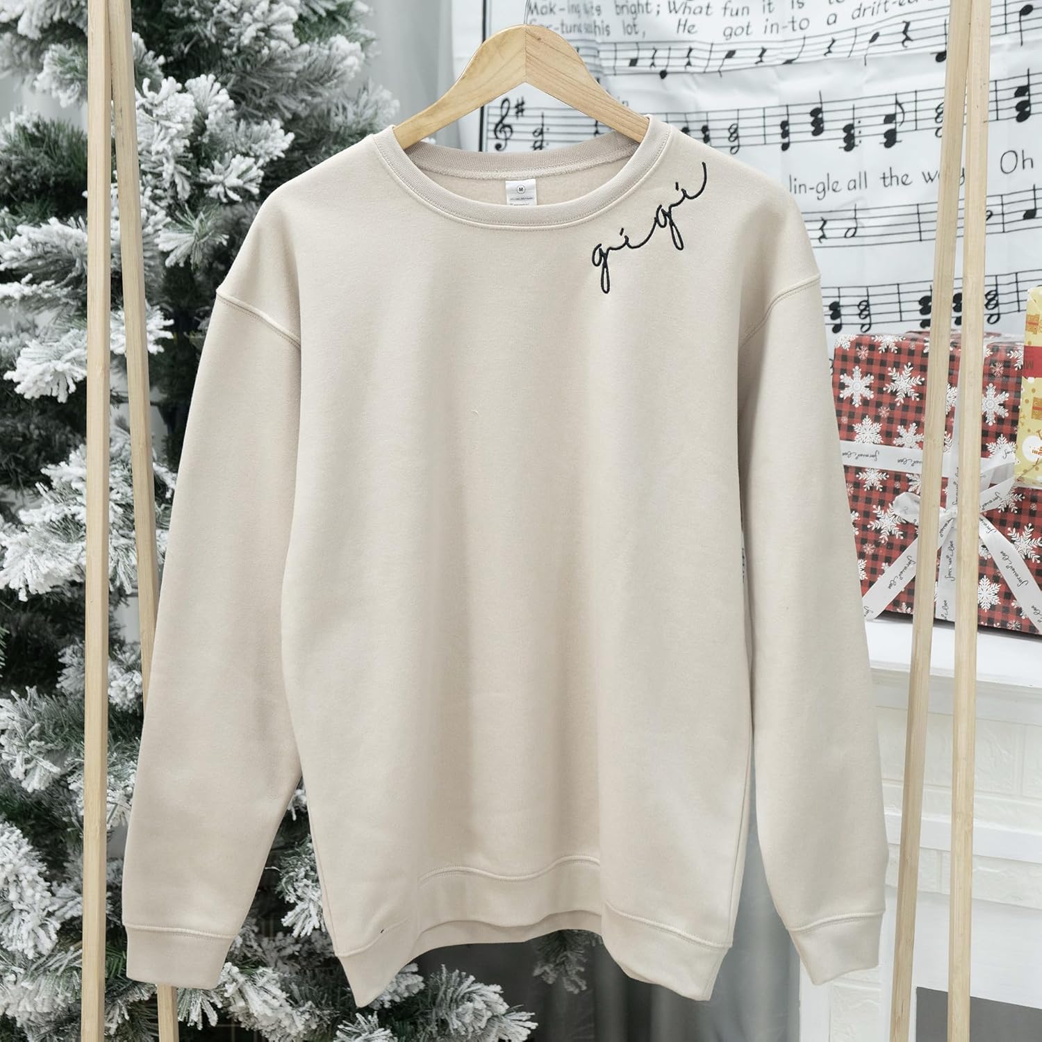 IZI POD - Mom Mama Grandma Embroidered Crewneck Sweatshirt Heart On Sleeve For Women-Gifts For Mom, Grandma, Mimi, Nana, Gigi