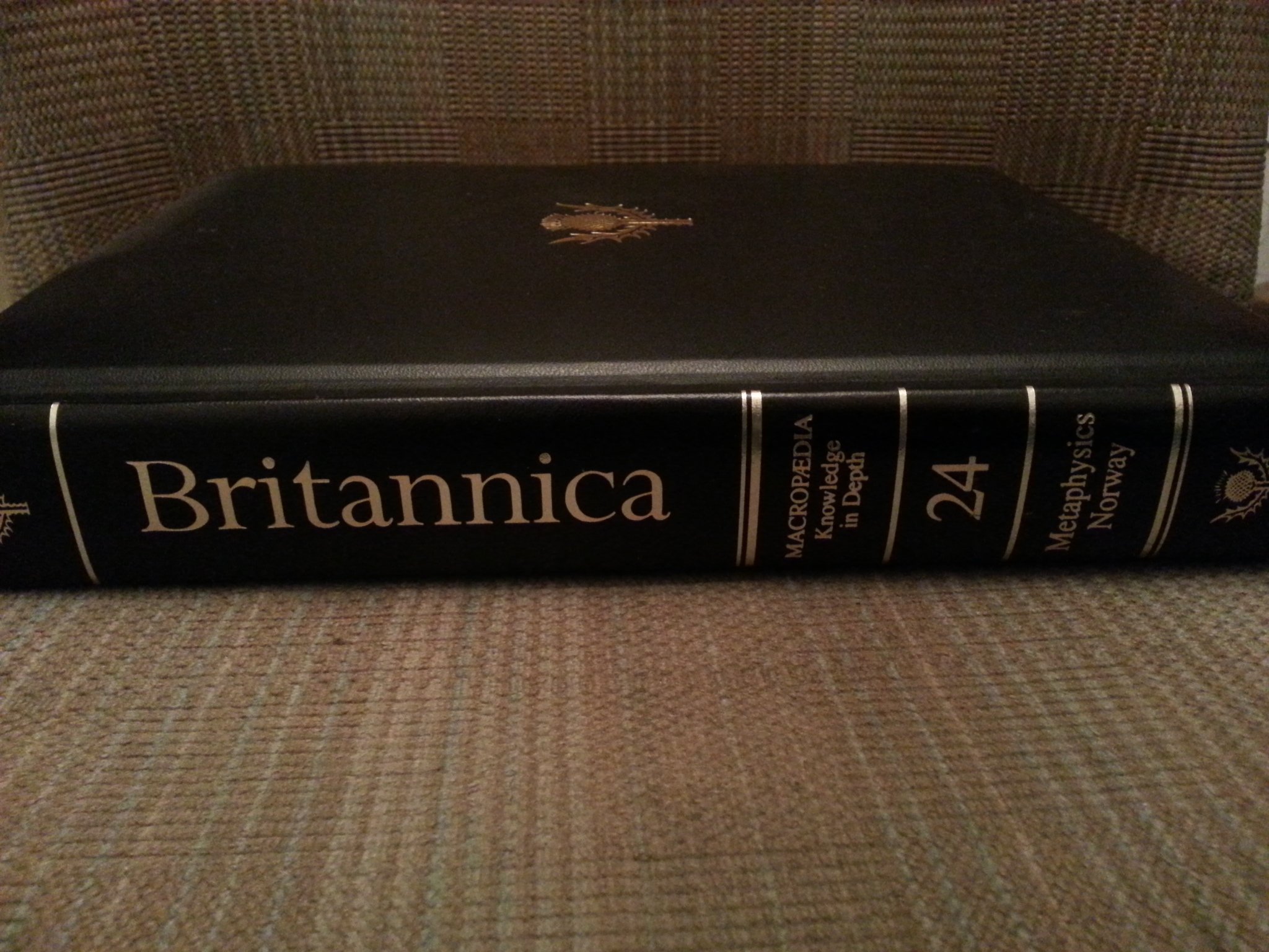 24 - New Encyclopaedia Britannica Macropaedia Knowledge in Depth Volume 24 (Fifteenth (15th) Edition, 1986)(encyclopedia / Macropedia): Metaphysics Norway