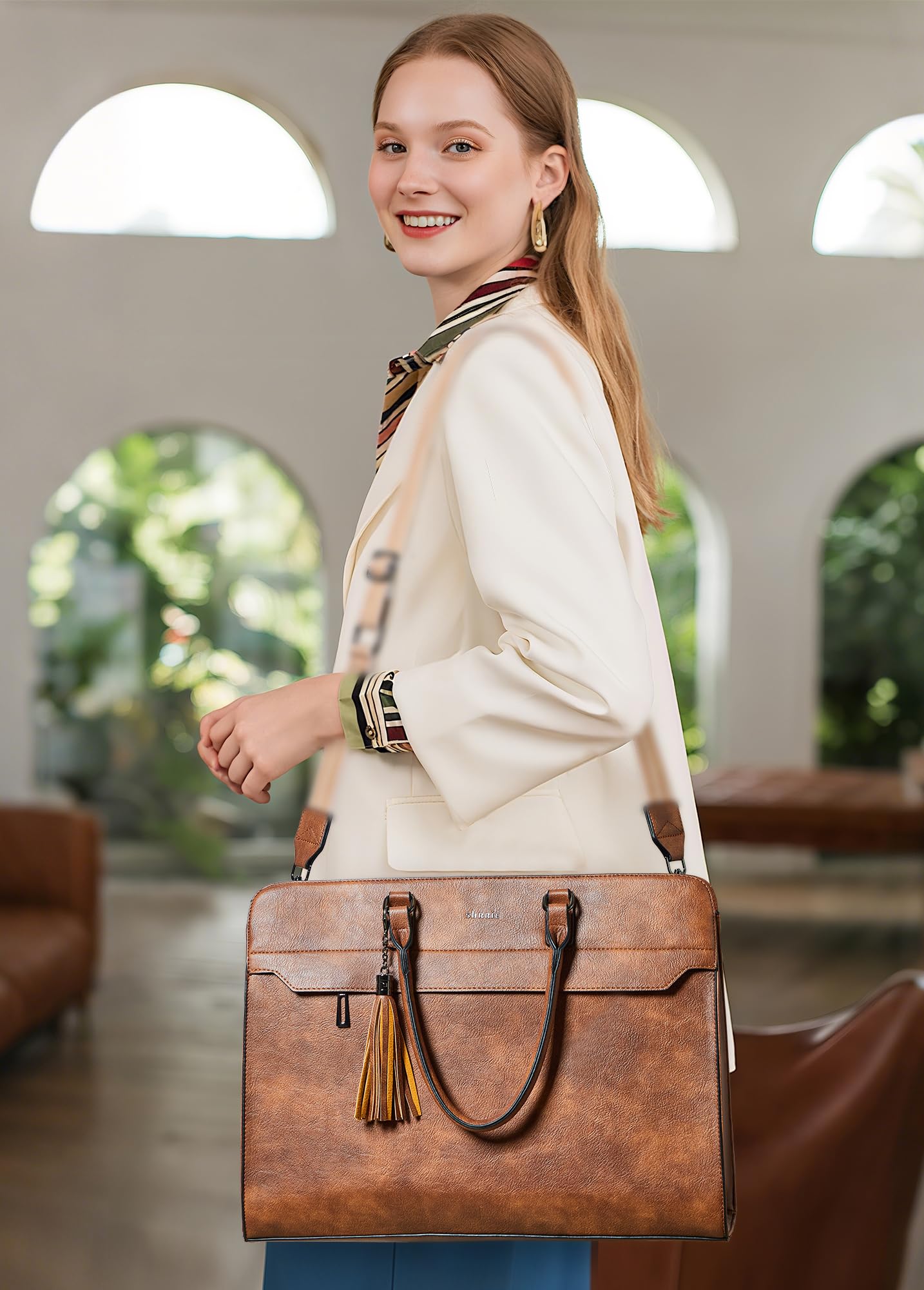 Titolo SEO: Borsa laptop donna resistente al agua contasca laptop - Dettaglio