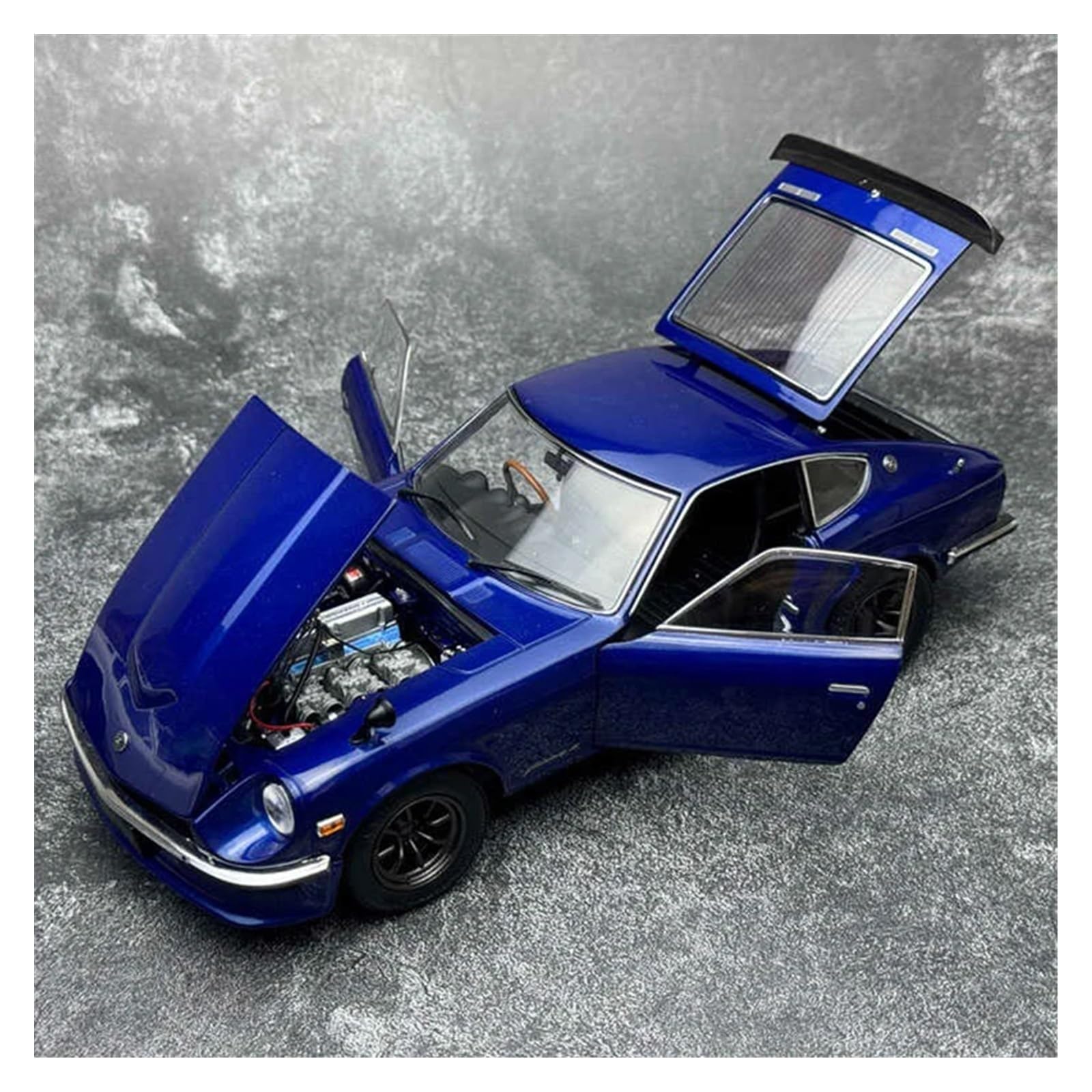Amazon | ミニカーモデル 1:18スケール 東風日産フェアレディZ 240Z 