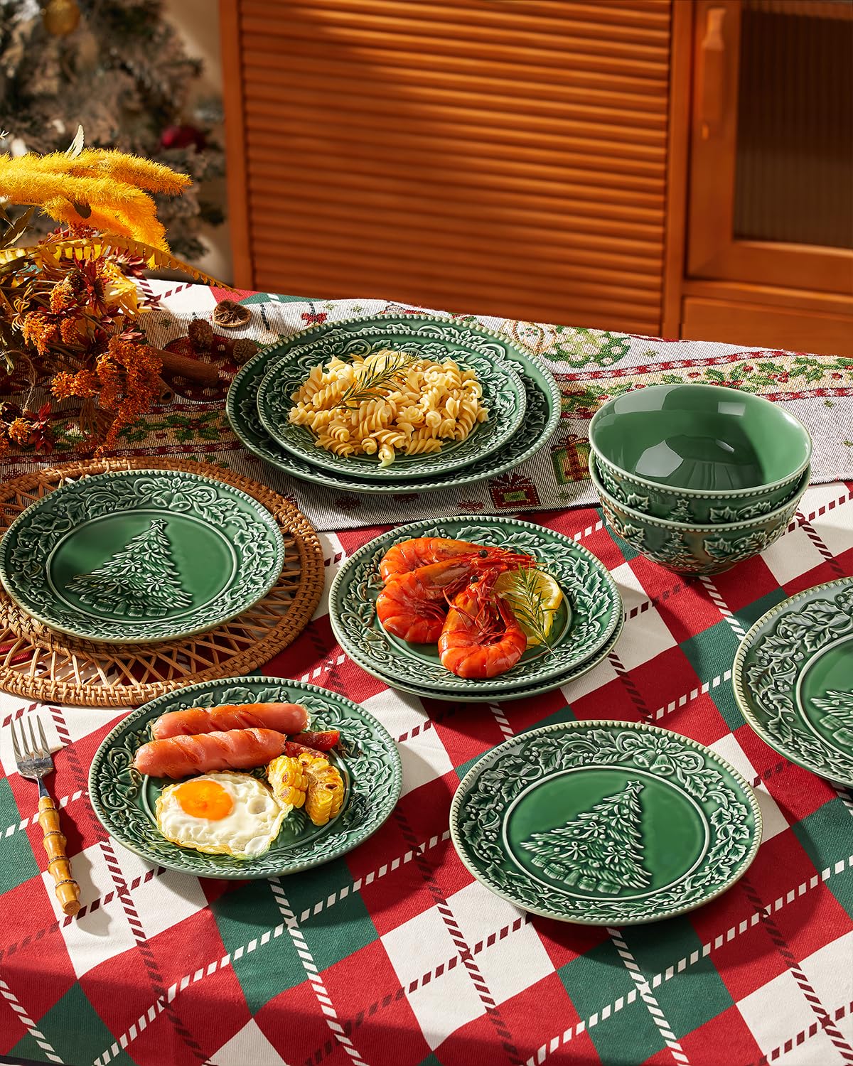 Metahom Christmas Tree Salad Plates, 8 Inch Ceramic Plate Set