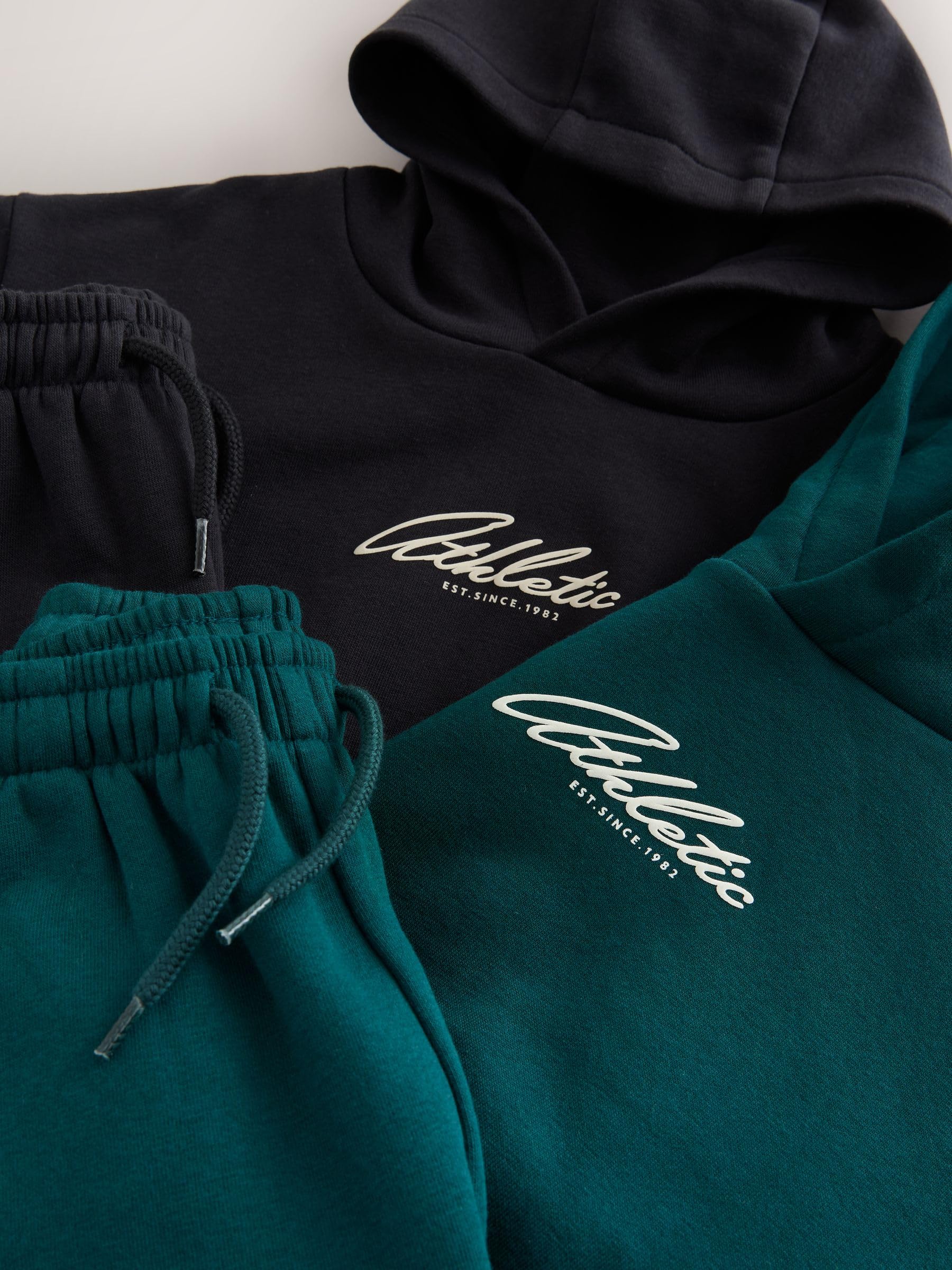 NEXT Felpa con cappuccio e pantaloni da jogging per ragazzi in set da 4 pezzi