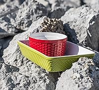 Vista 4 de BIA Cordon Bleu Plato redondo para soufflé con textura de clavo de porcelana de 1 cuarto de galón, rojo/blanco