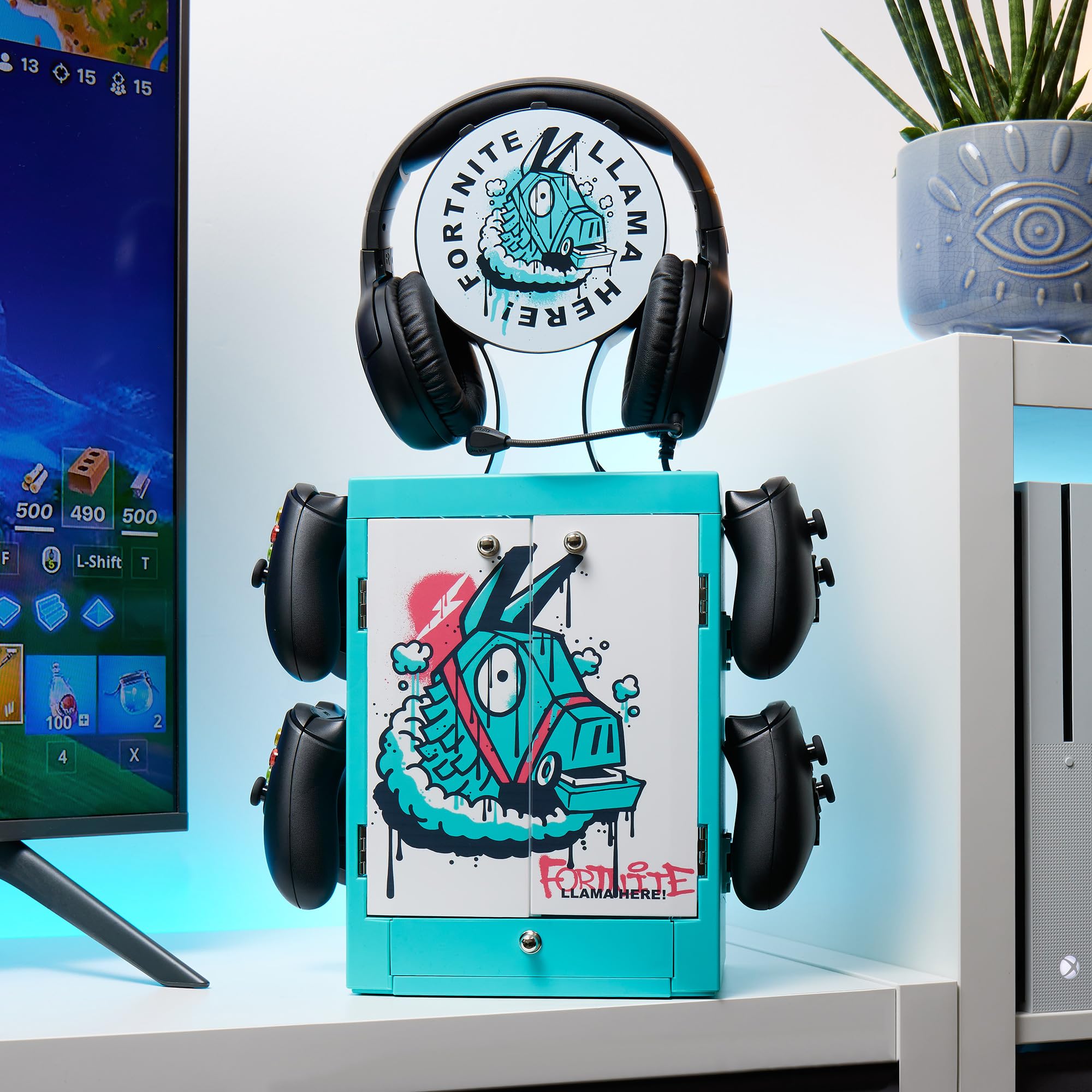 Numskull Armadietto da Gaming Ufficiale Fortnite – Organizer Compatto e Resistente per 10 Giochi/DVD, 4 Controller, Cuffie e Accessori