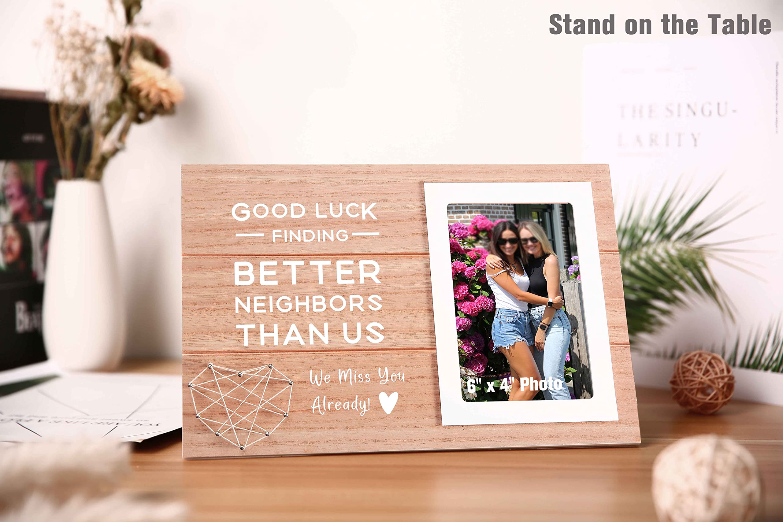 Cornice Portafoto 'Good Luck Finding Better Neighbors Than Us' | Regalo Per Vicini Che Partono, Cornice In Legno Con Cuore E Chiodi, Per Foto 10x15 Cm