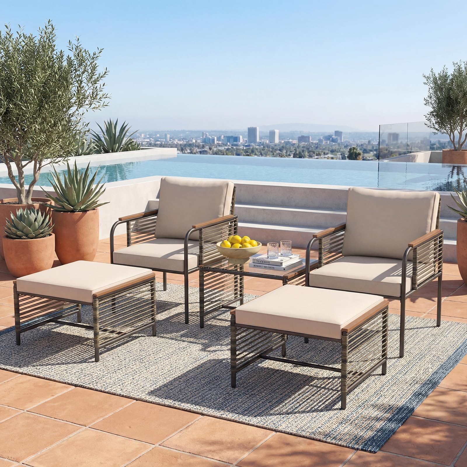 LIFEZEAL Set di Mobili da Giardino in Rattan 5 Pezzi, Arredamento per Balcone con Cuscino e Tavolino, Set di Sedute con Poltrone, Pouf, per Terrazza, Balcone, Giardino (Beige, 5 Pezzi)