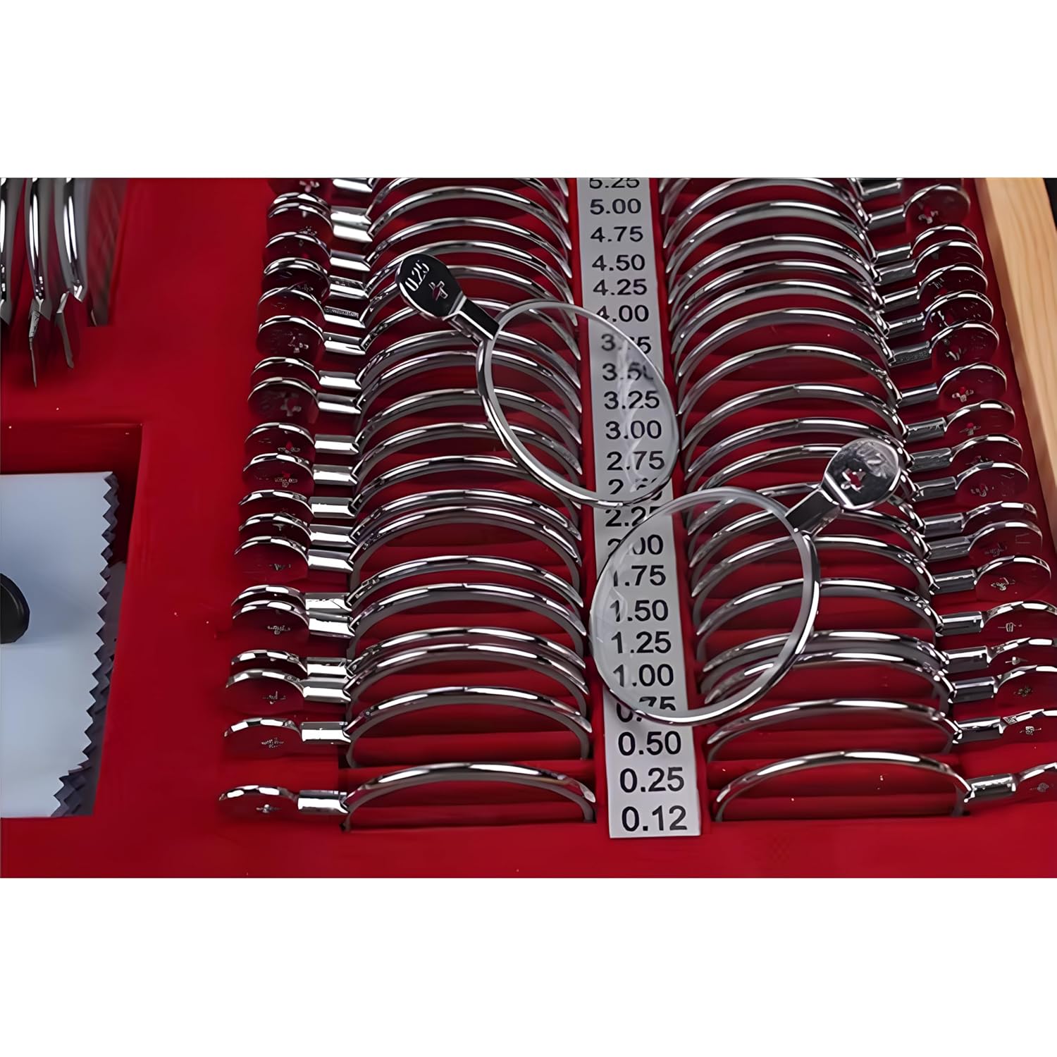 Conjunto de lentes 266 de teste ópticas, kit ótico, lentes oftálmicas com aro de metal com aro de metal + armação de teste de metal em promoção! Veja a oferta e mais achadinhos de Cuidados com a visão 5 Hoje é o melhor dia para comprar Conjunto de lentes 266 de teste ópticas, kit ótico, lentes oftálmicas com aro de metal com aro de metal + armação de teste de metal com aquele preço maroto! Promoção! Aproveite a oferta! 5