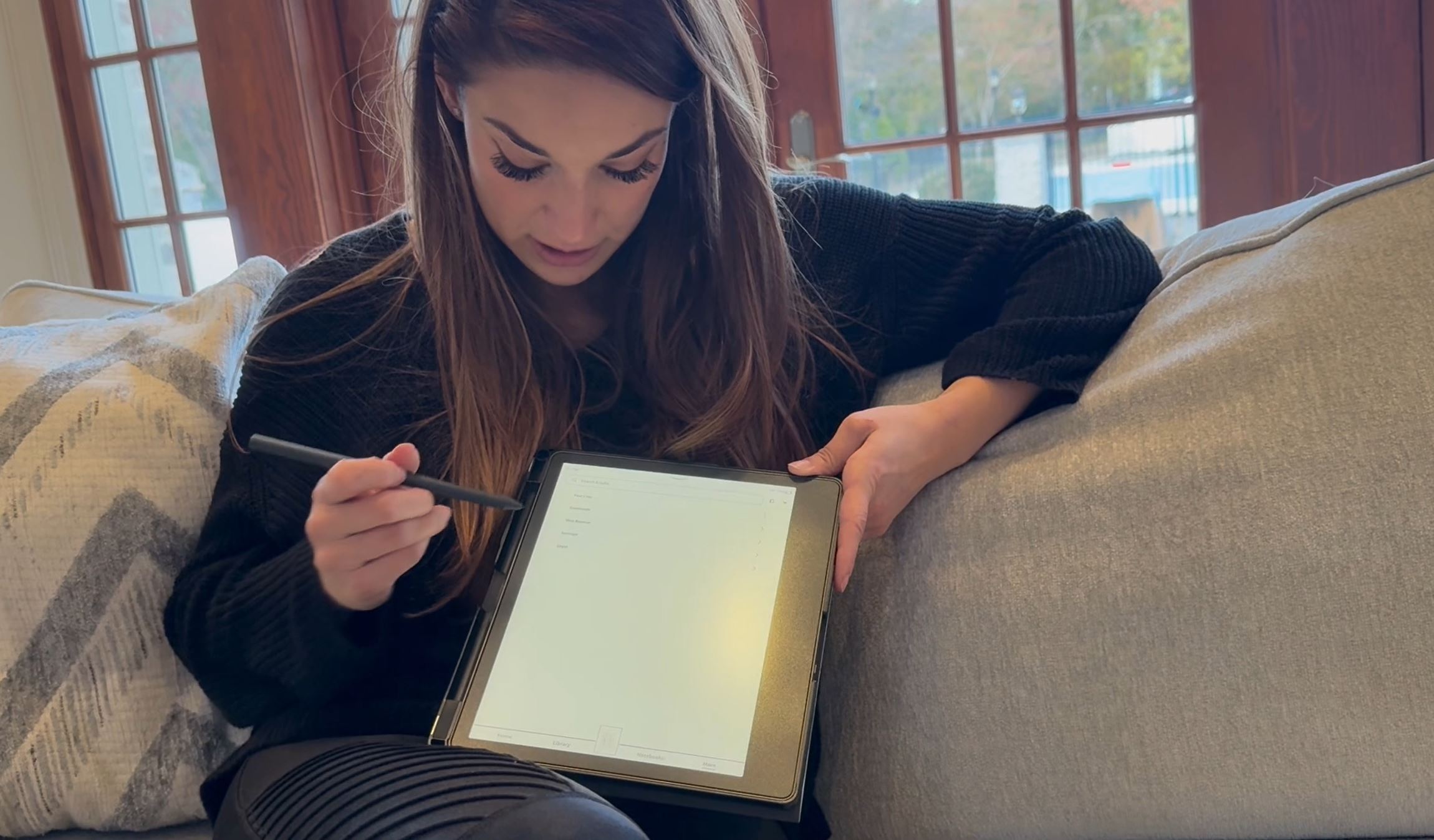 Watch Review of the New Amazon Kindle Scribe ﹙64 GB﹚ on Amazon Live