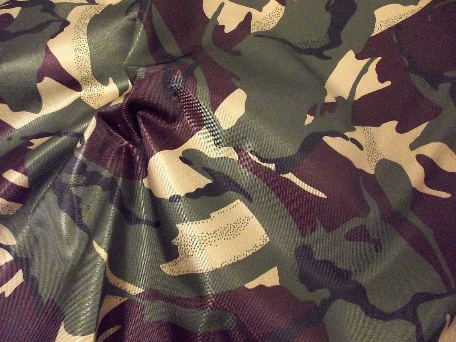 Tissu nylon camouflage imperméable 5m pour bâche de protection et vêtements de pluie