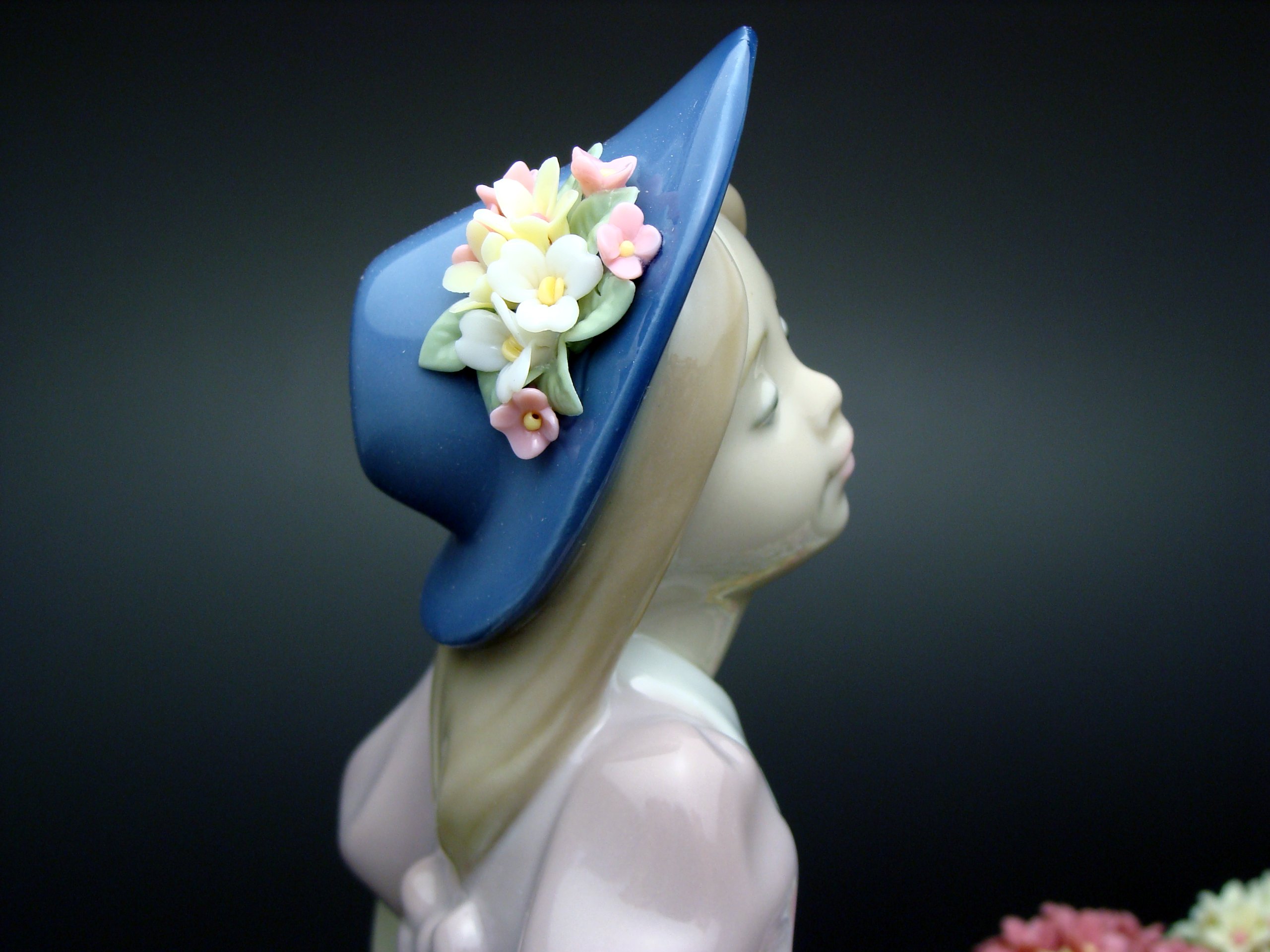 Amazon.co.jp: リヤドロ(LLADRO) 6521 可愛いお花屋さん : ホーム