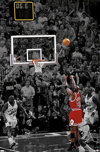 Trends International Michael Jordan - Póster de pared The Shot, 34L x 22.4W, versión sin marco