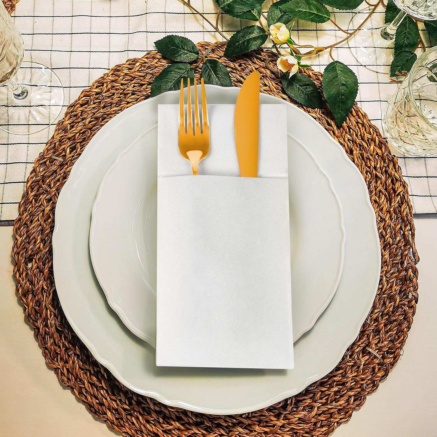 KAMMAK White Dinner Napkins Disposable Cloth Like Paper Napkins Folded with Pocket 100 Pack Guest Hand Towels for Party Decoration, Wedding Reception, Bathroom, Kitchen (16.5 x 16.5 inch)