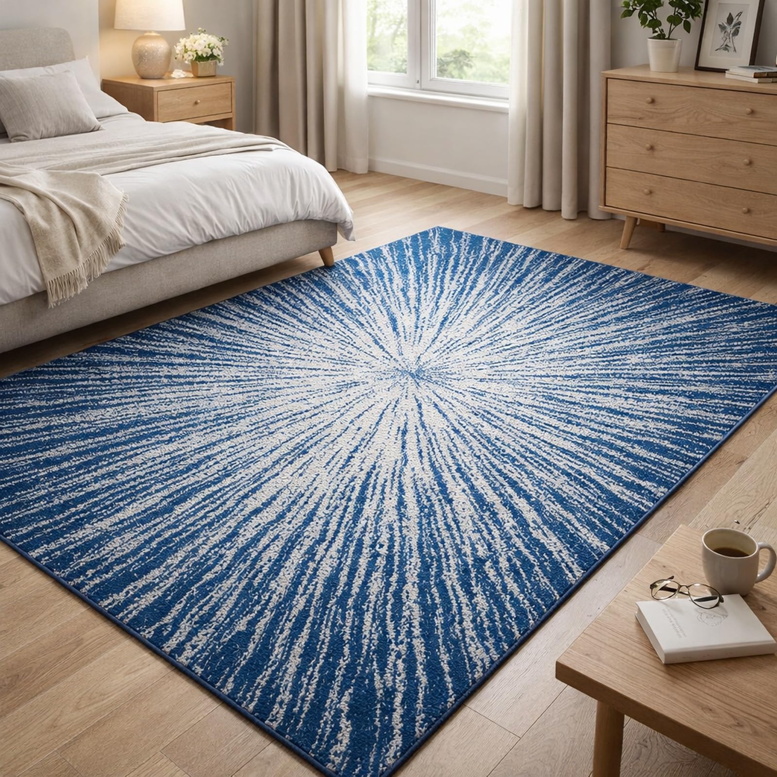 Tapis de salon moderne bleu et blanc pour réveiller un meuble TV