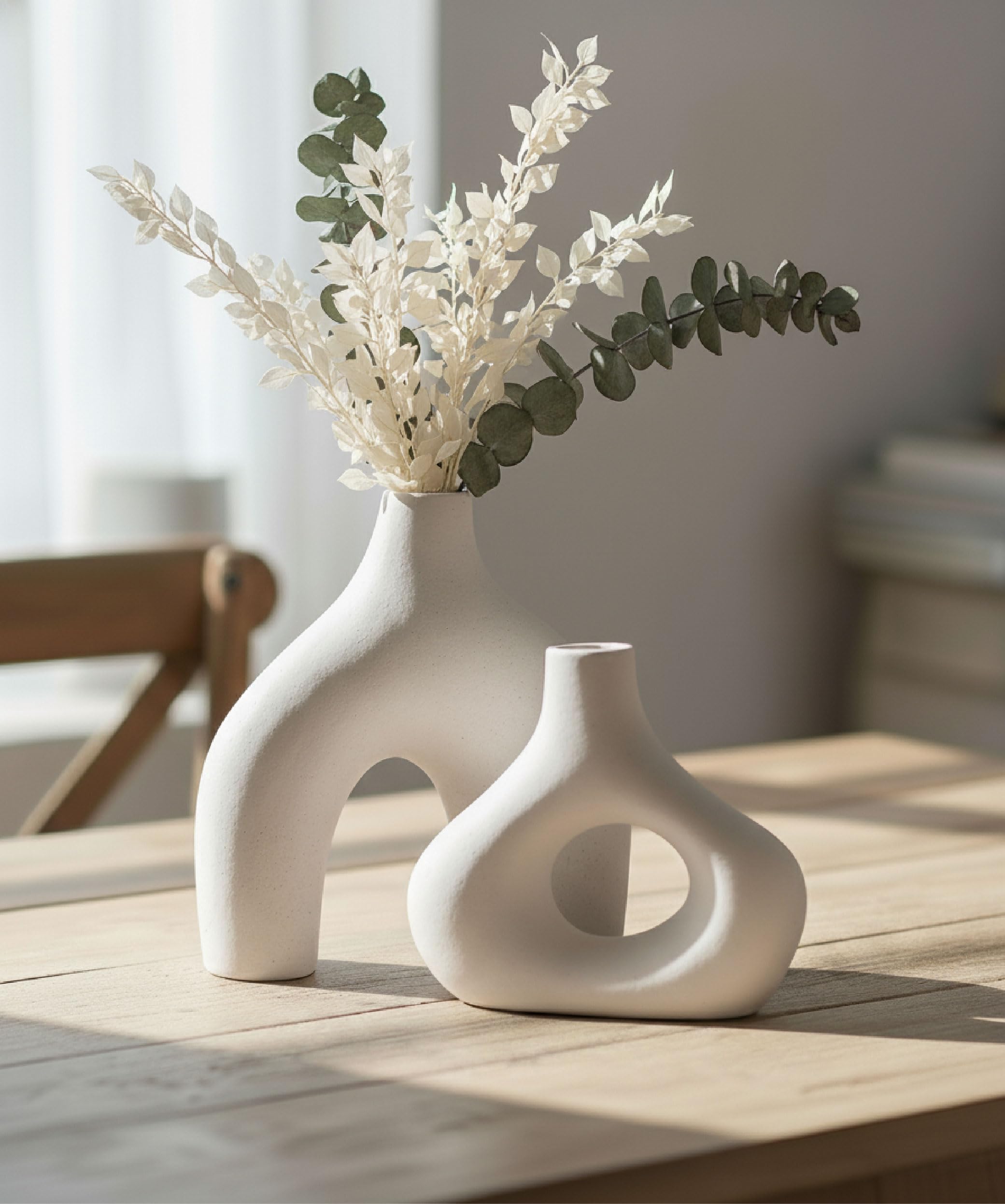 Carrot's Den Donut Vase, 2er Set - Minimalistischer nordischer Stil, weiße Keramikvase Dekor - Tischdekoration Hochzeit, Wohnzimmer, Bücherregal, Schlafzimmer, Büro, moderne Boho Wohnkultur (Warmweiß)