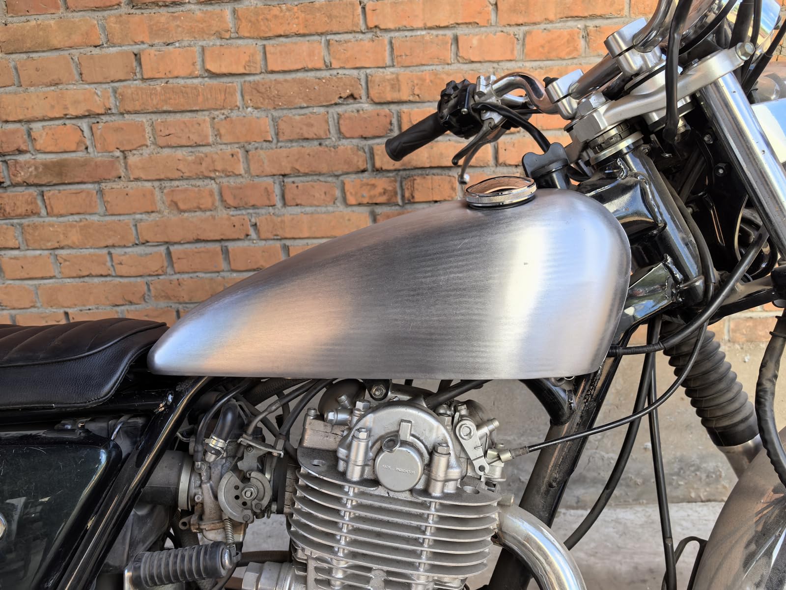 Amazon | ヤマハ SR400 500 1978-2015 1979 シルバー用オートバイ