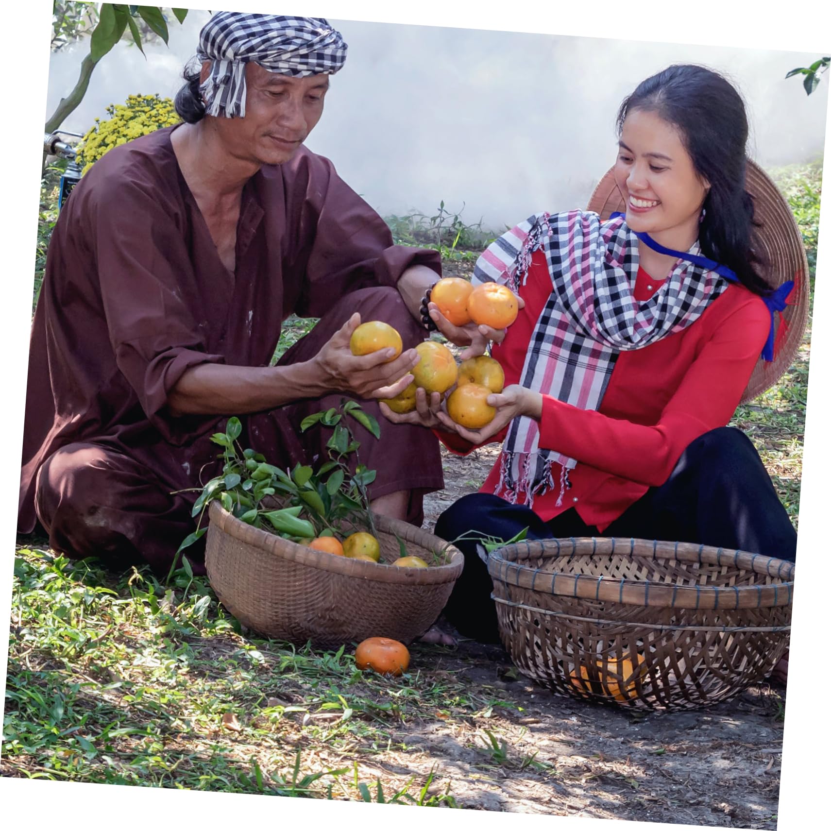 Milisten Panier de Cueillette pour Fruits avec Doublure Protectrice et Sangle Croisée Réglable, Panier en Plastique Marron Récolte de Petites Baies Jardin