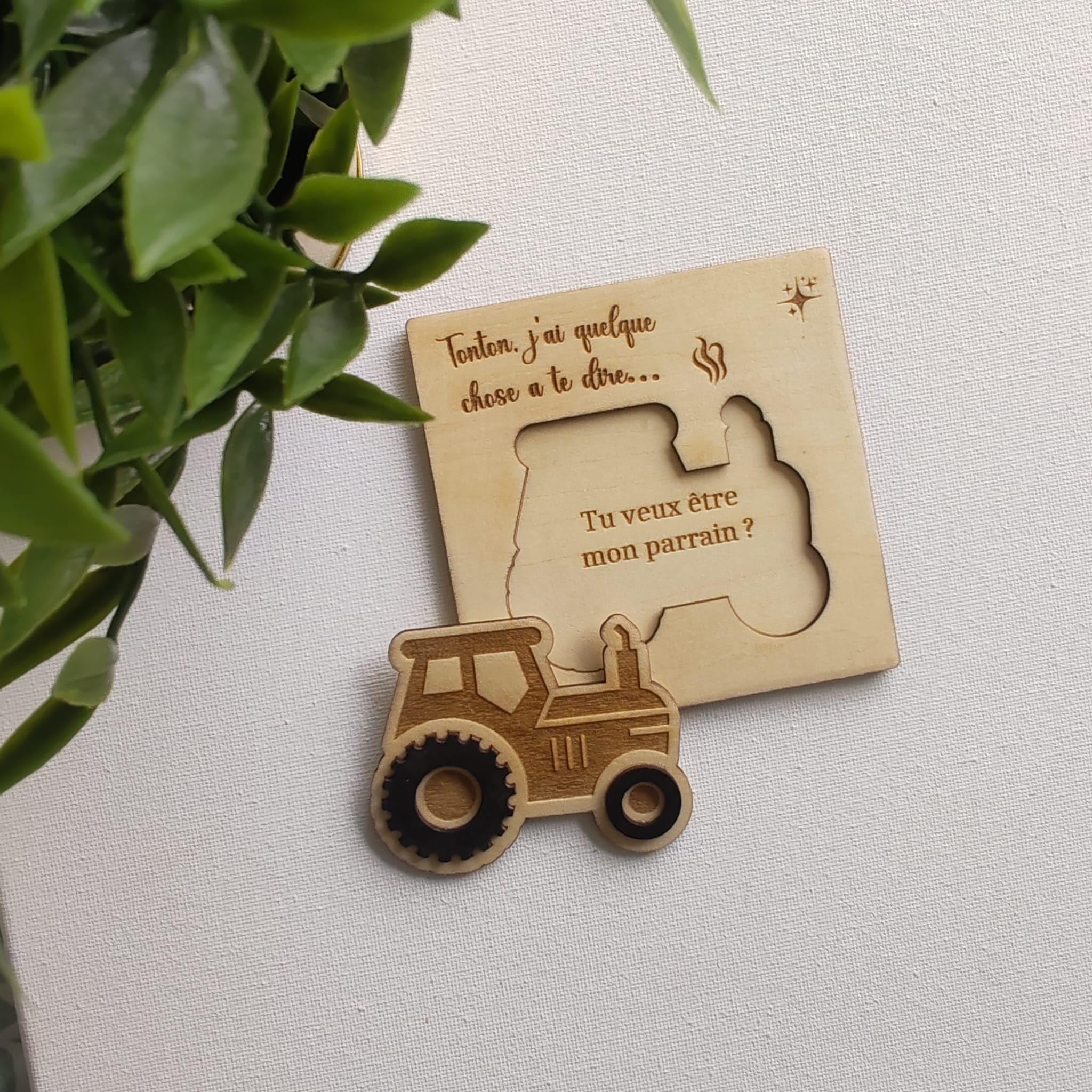 Générique Coffret pour Tonton Demande Marraine ou Parrain Personnalisé en Bois – Carte Surprise Baptême Forme Tracteur - Annonce bébé Parrain et Marraine Originale - Carte en Bois Annonce bébé