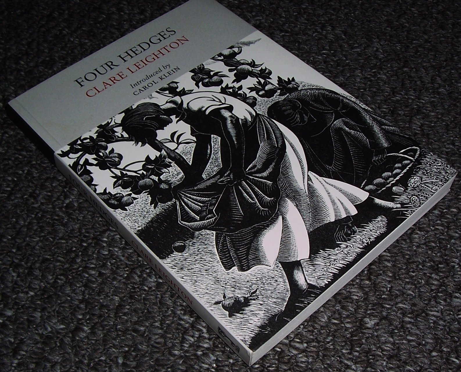 Four Hedges By Clare Leighton,Carol Klein