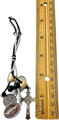 Miniatura 3 de Westmon Works Saint Benedict Home Protection - Colgador de puerta con cruz y medallas