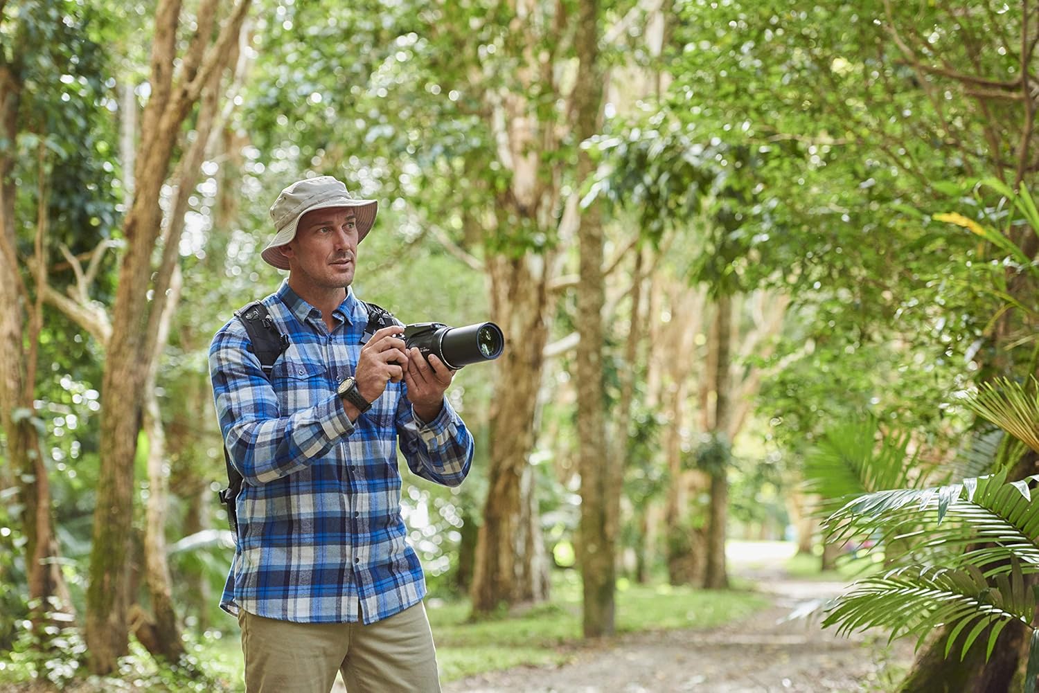 Nikon Coolpix P1000 Fotocamera Bridge, Zoom Ottico 125x, Video 4K/UHD, Bluetooth, Wi-Fi, Nero