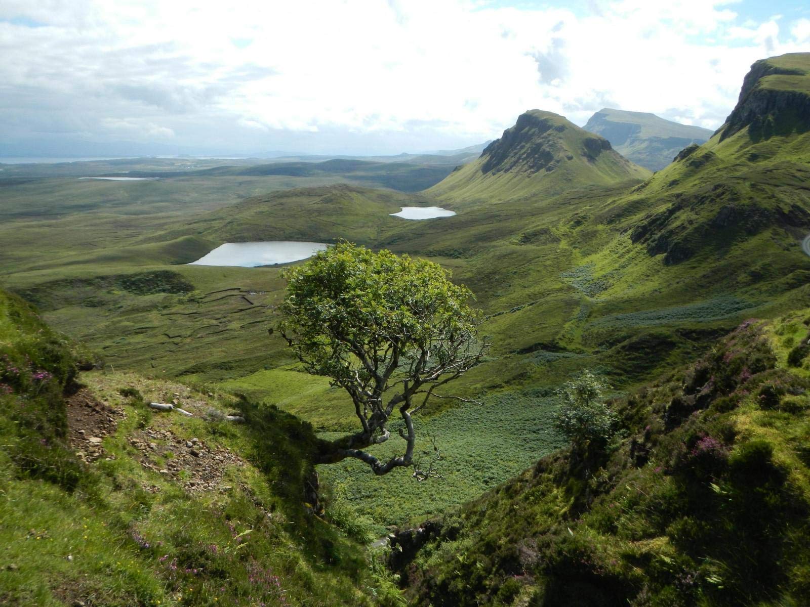 ERUZO Pictures of Beautiful Scenery in Scotland DIY 5D Diamond Painting By Number Unique Kits Home Wall Decor Crystal Rhinestone Wall Decor 50x60CM