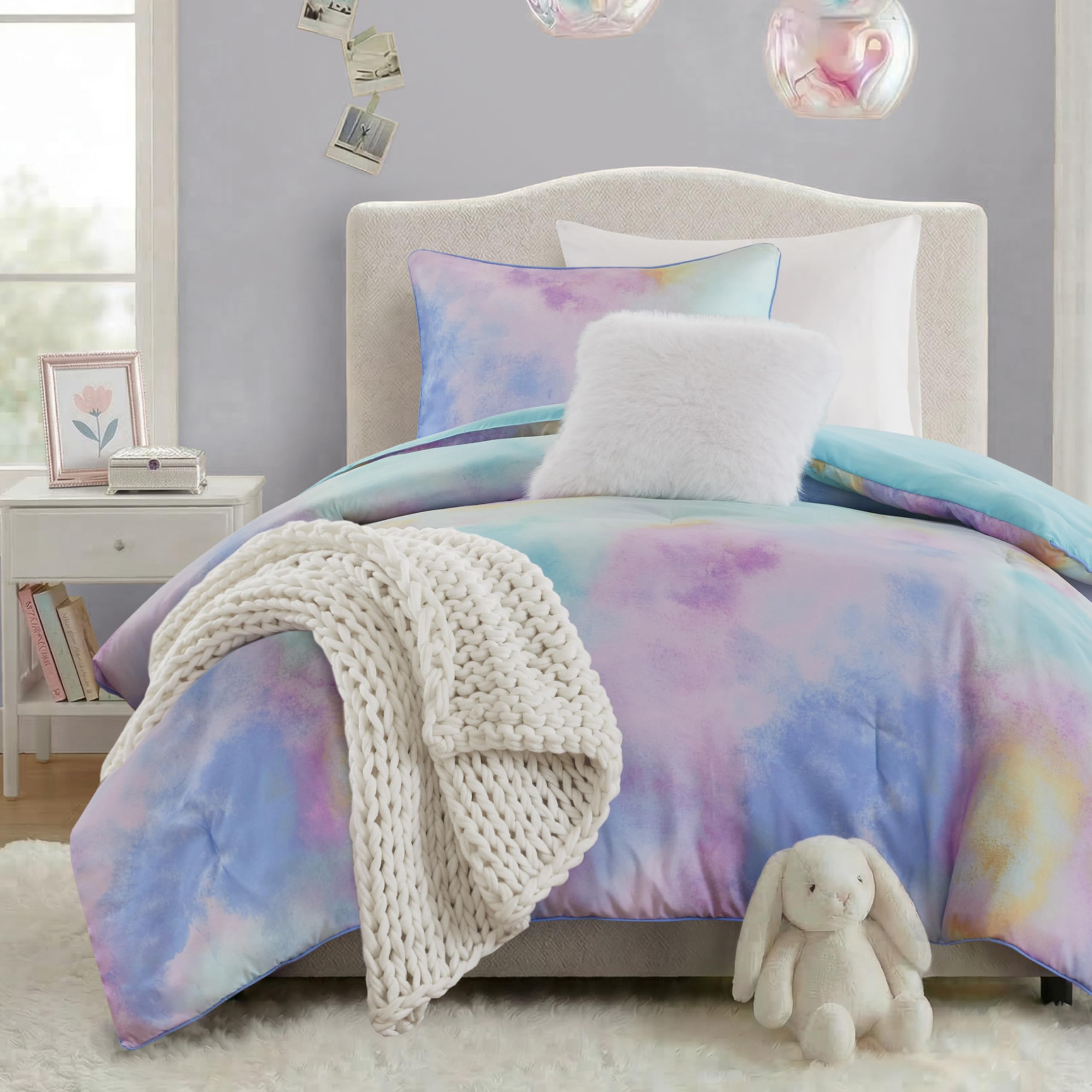Intelligent Design Cassiopeia Comforter Set - Colorful Watercolor Tie Dye Print, Modern Down Alternative, All Season Bedding with Matching Sham and Toss Pillow Twin/Twin XL Multi 3 Piece