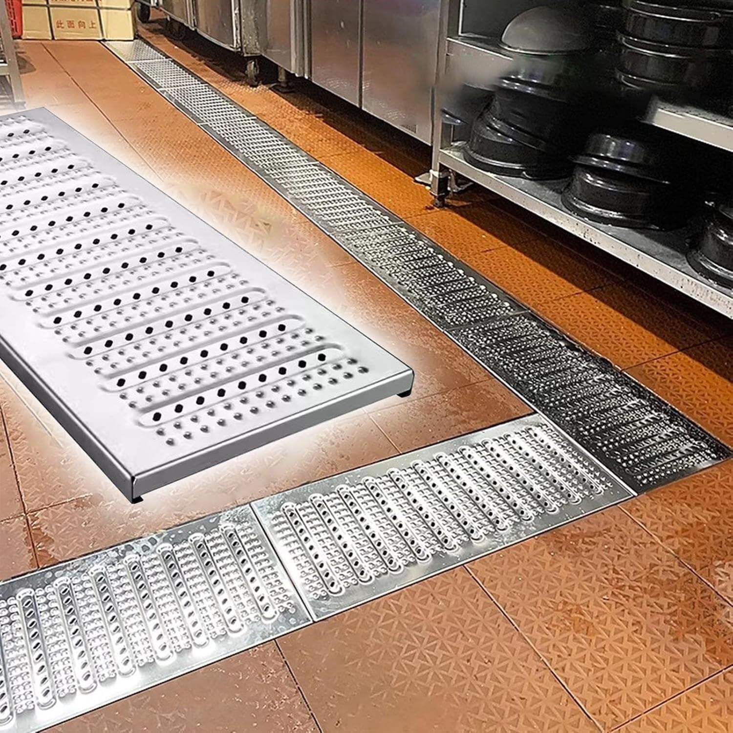 Grille de drainage antidérapante pour sécuriser l'évacuation des eaux pluviales du jardin