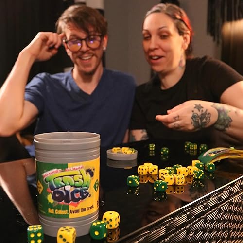Miniatura 5 de Big Discoveries Trash Dice - Juego de dados familiares de ritmo rápido del emocionante juego de estrategia para 2 jugadores con cubo de basura