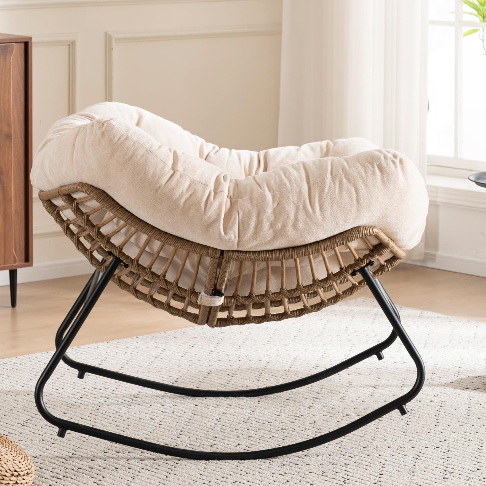 Fotel bujany, szenilowe, tapicerowane krzesło akcentujące, 90 x 107 x 83 cm, z wysokiej jakości wyściółką, nowoczesne krzesło bujane, ergonomiczne, do sypialni, salonu, mieszkania, beżowe