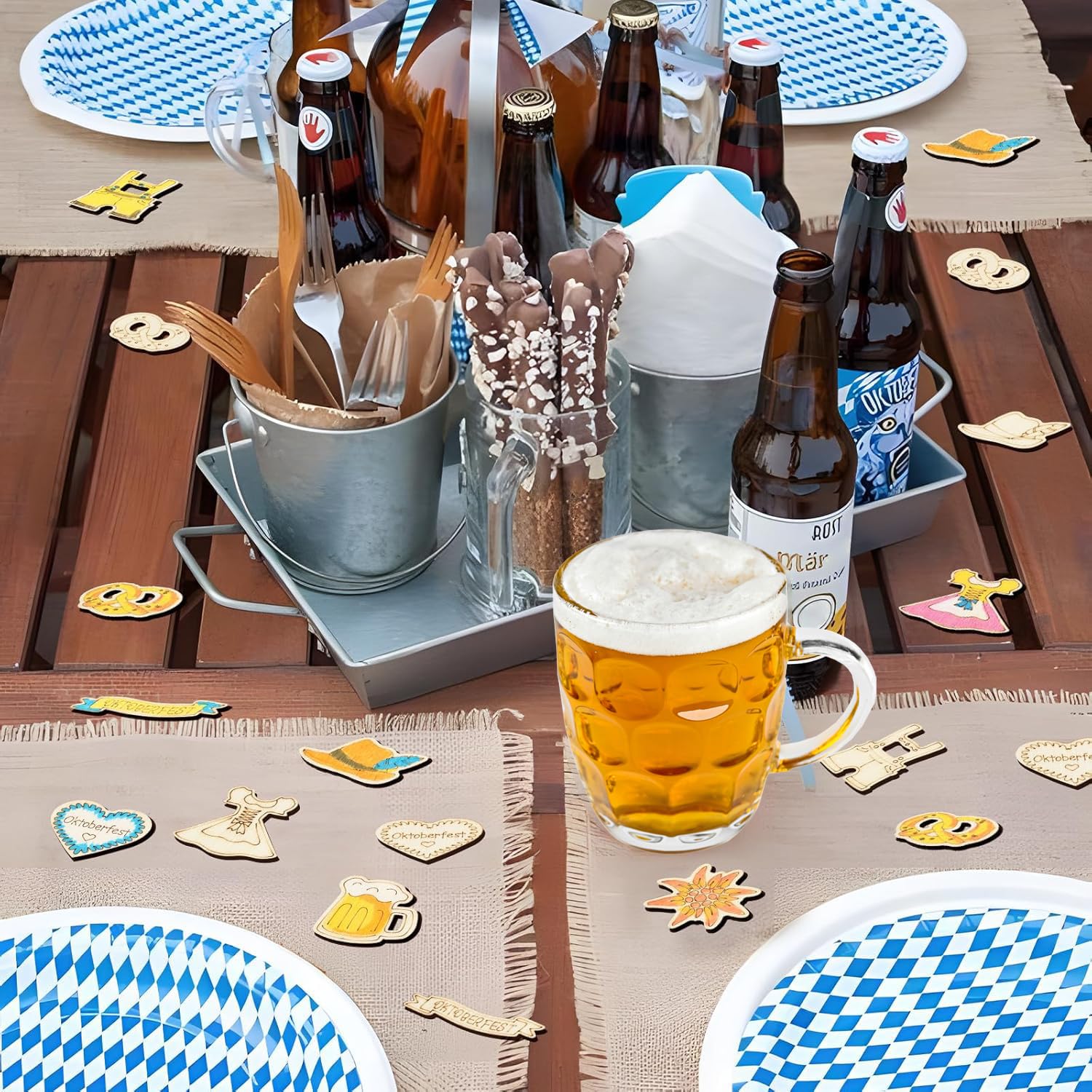 CharmBurst 100 Pièces Décoration Oktoberfest En Bois, Décor De Table Bavarois Avec Edelweiss Bière Dirndl, Confettis Bois Wiesn Décoration, Décor Traditionnel Oktoberfest Bavière