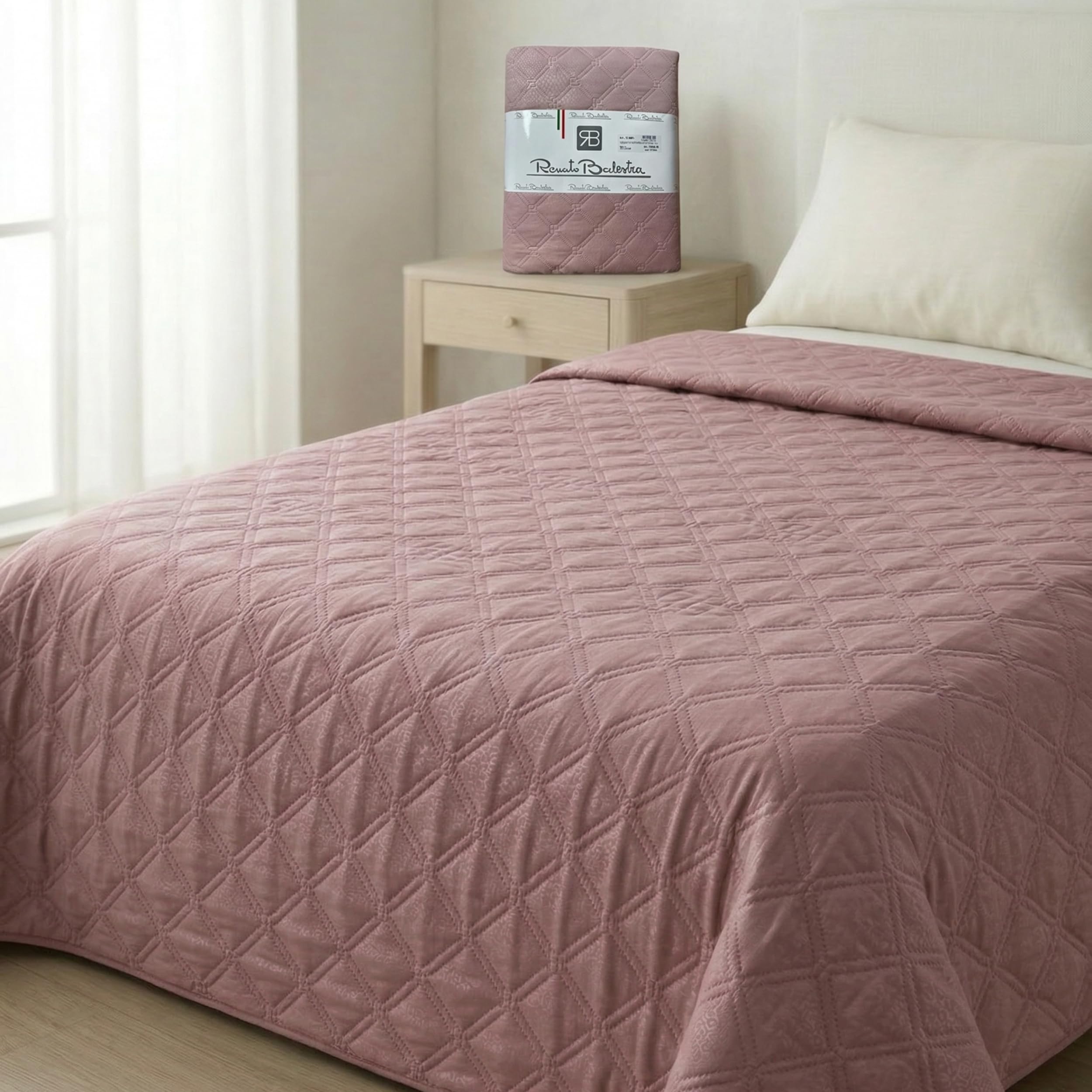 o-day Renato Balestra Frühlings-Steppdecke für Doppelbett, hergestellt in Italien, aus weichem Polyester, Sommer-Tagesdecke, einfarbig (Puder, Doppelbett 255 x 245 cm)