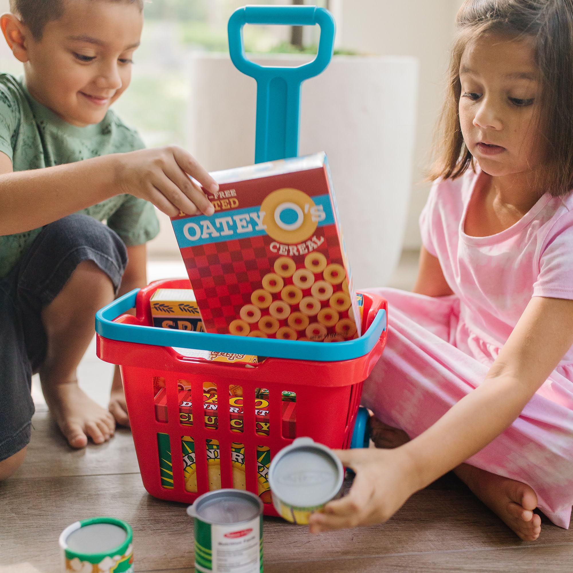 Melissa & Doug Carrellino della Spesa con Cibo Finto, Carrello Giocattolo con Ruote e Manico, Set Supermercato per Bambini con Lista Spesa, Gioco di Ruolo e Imitazione, 11 Pezzi, 3+ Anni