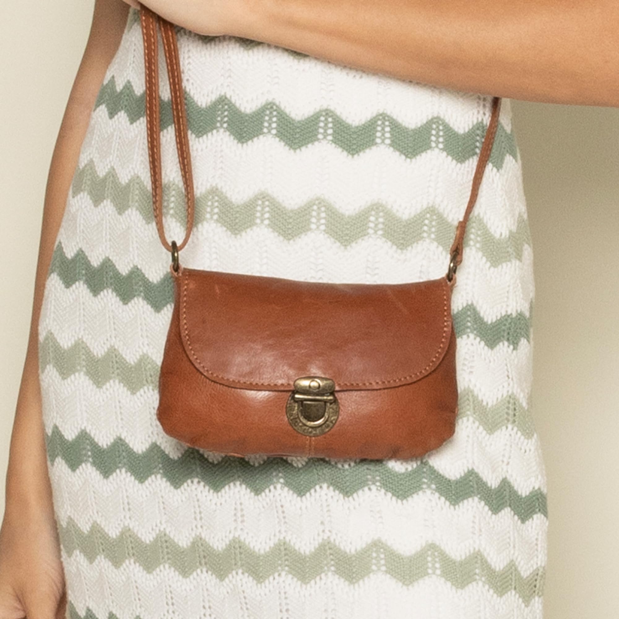 Gusti Umhängetasche Leder-Rona Handtasche Freizeittasche kleine Tasche Schultertasche Damen Ledertasche Vintage Leder