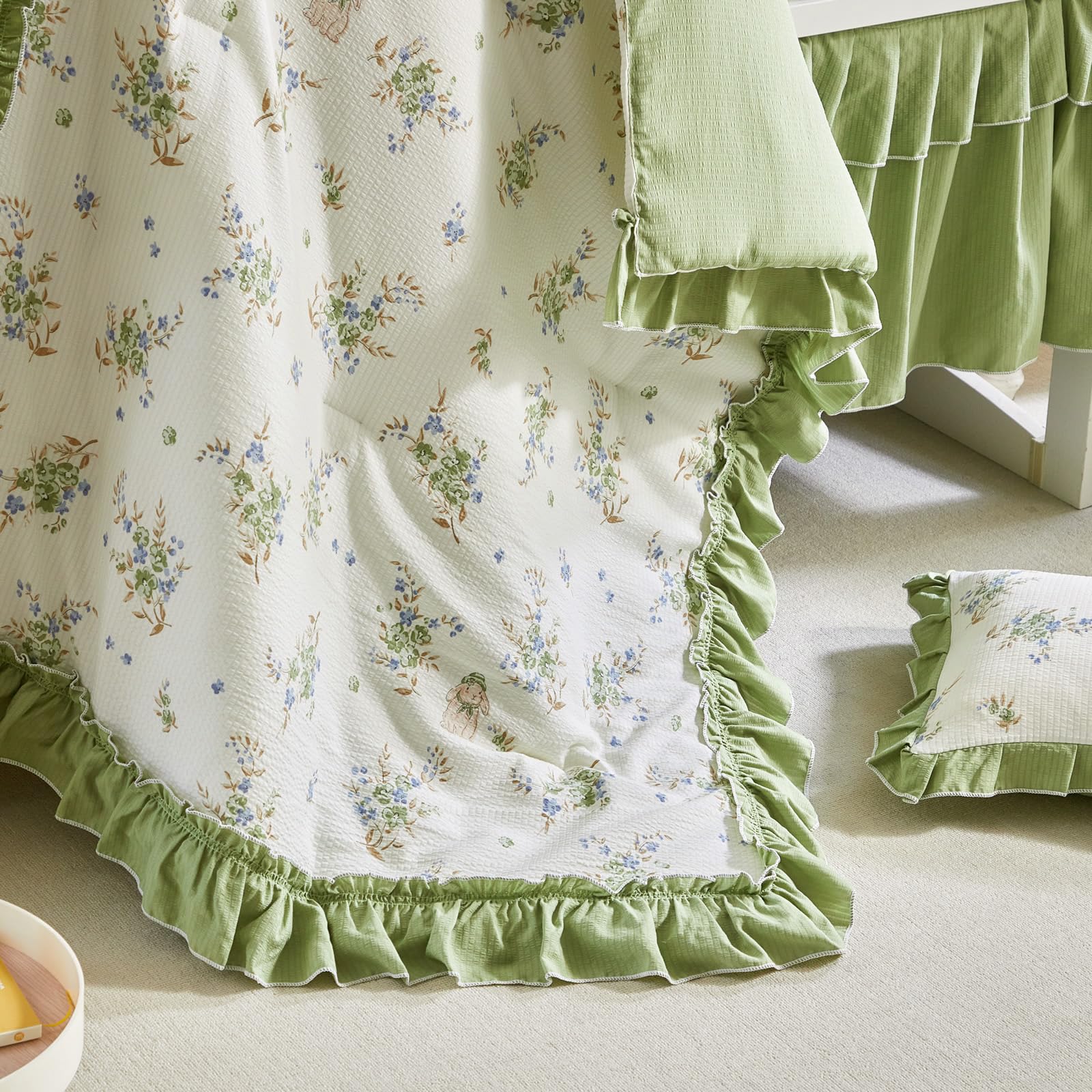 AIKASY Juego de ropa de cama para cuna con volantes y estilo desgastado para niñas, edredón acolchado para bebé, sábana bajera, falda de cama y funda de almohada