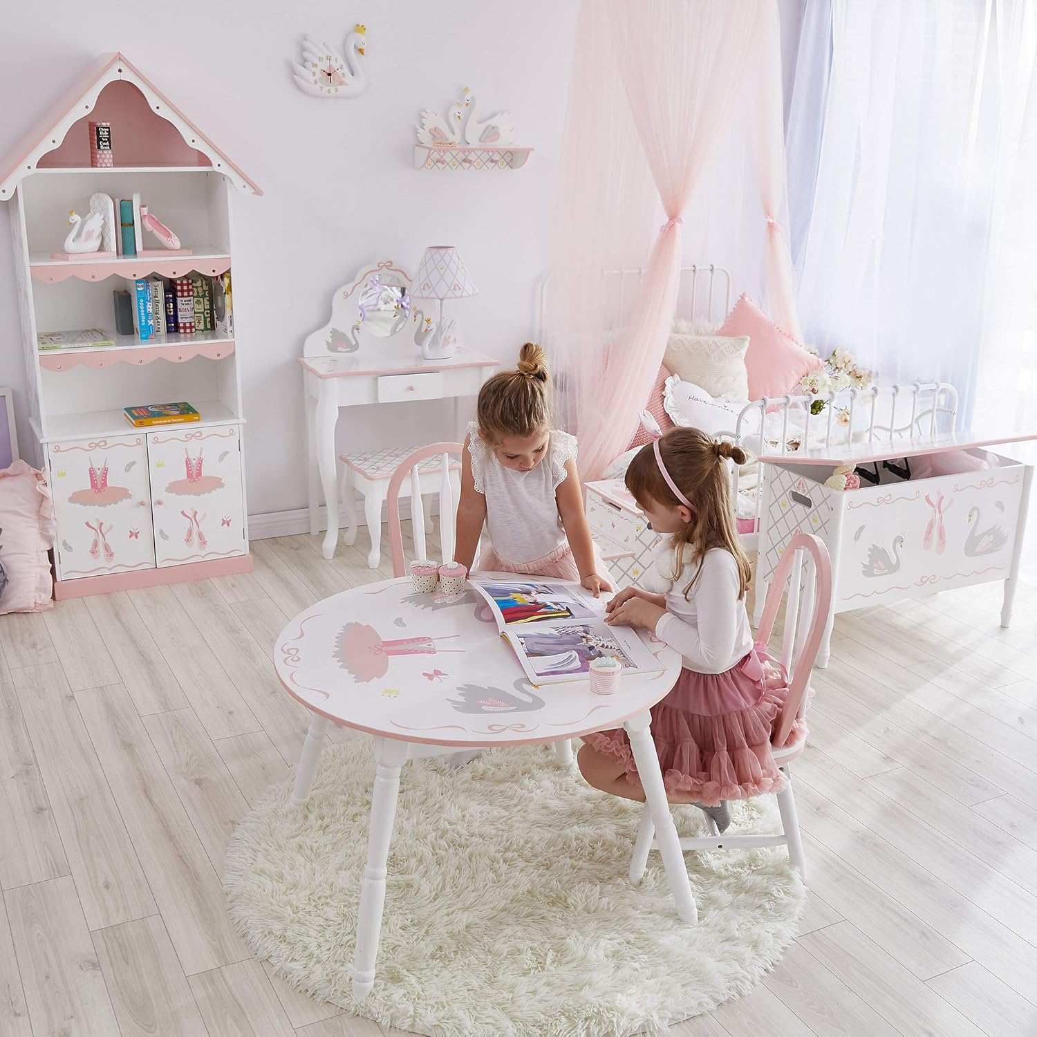 fantasy fields table and chair set