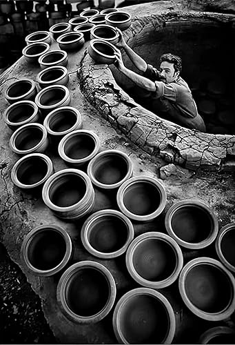 Miniatura 9 de Olla de cocina primitiva oscura flameada de viento alto con asas, grabada a mano, hecha de arcilla de fuego: diseño compacto para estufa y fuego