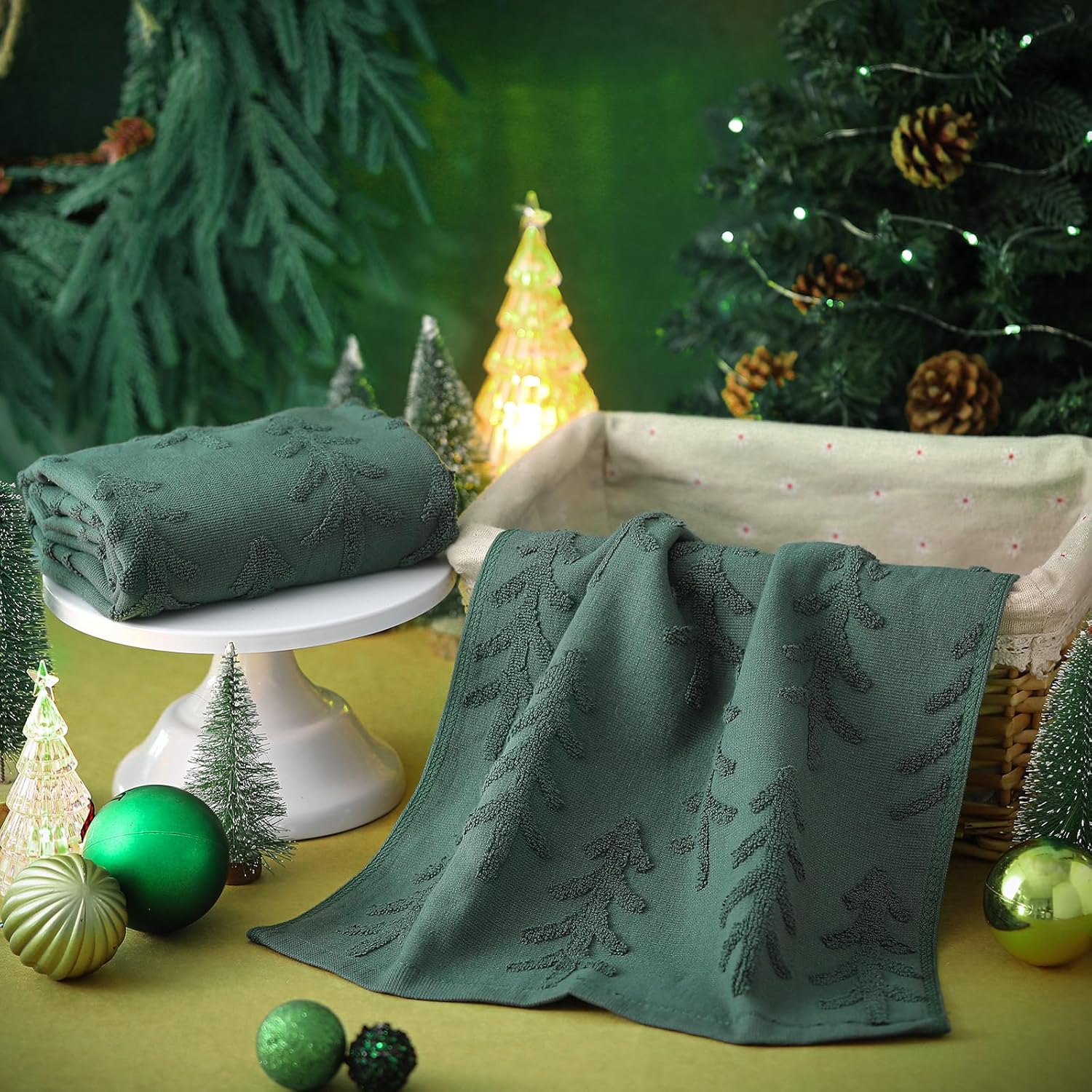 Breling 2 Pcs Minimalist Christmas Hand Towels Green Christmas Trees Bathroom Decorative Towels 100% Cotton Absorbent Jacquard Weave Bath Decor Winter Holiday Bathroom Decor Xmas Gifts 13.7''x29.5'' - Image 4