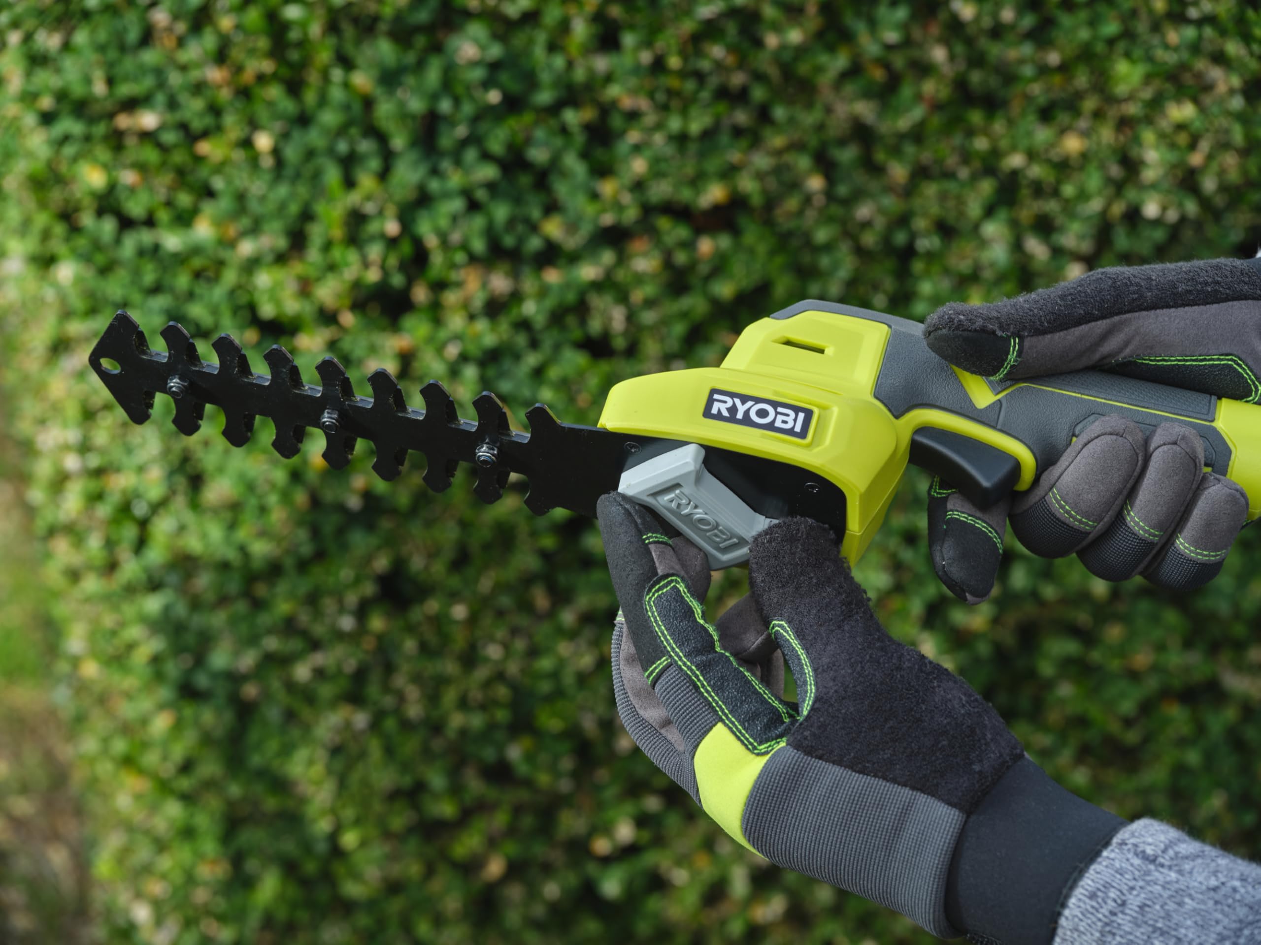 Ryobi Cesoie Tagliaerba e Sfoltirami 2-in-1 USB Lithium 4V, Lama Arbusti 14 cm, Lama Tagliaerba 8,5 cm, Batteria 2.0Ah Inclusa, RY4CGSA-120