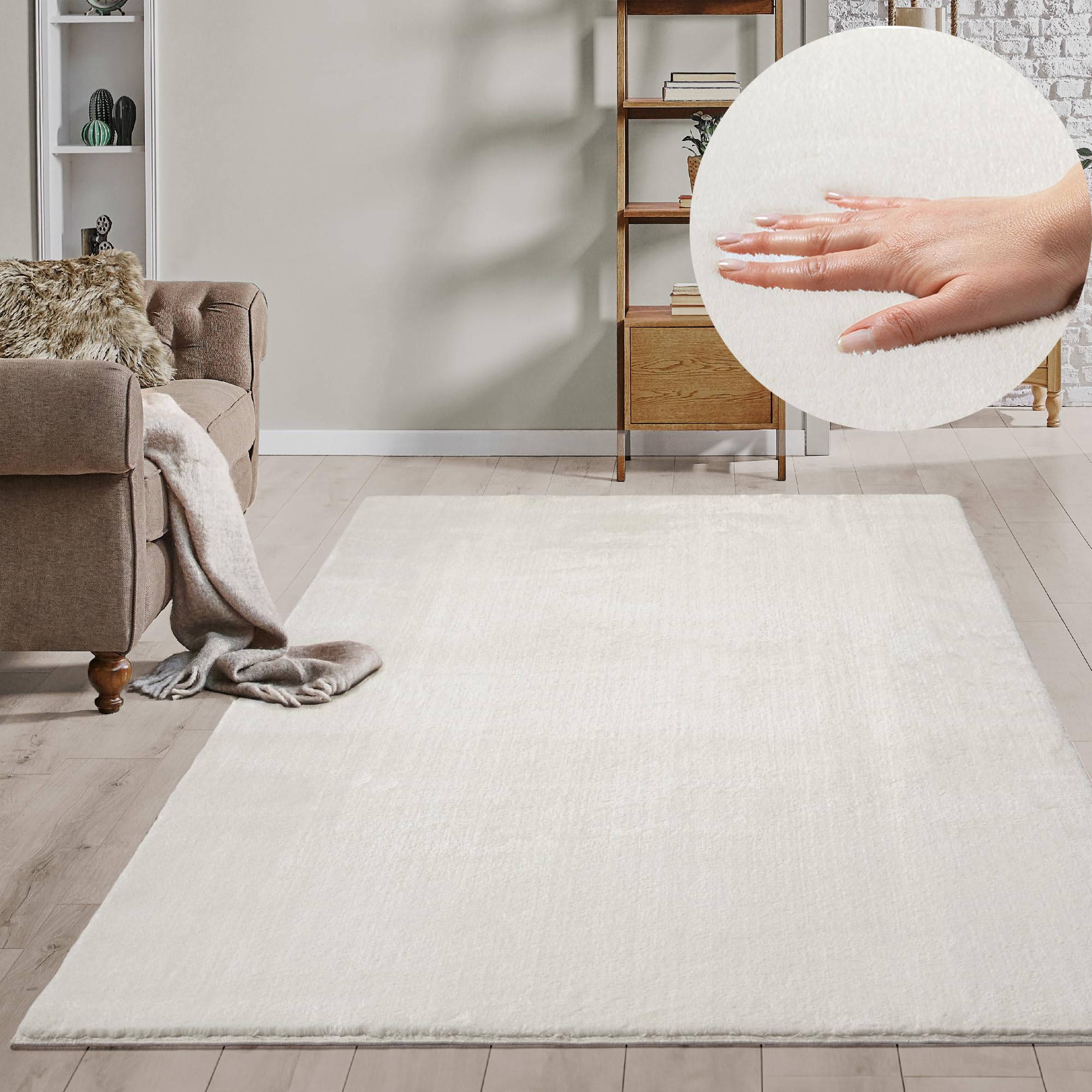 the carpet Relax - Nowoczesny dywan z krótkim i puszystym włosiem, z antypoślizgowym spodem, nadający się do prania w temperaturze do 30 stopni, ultra miękki, Kremowy-2, 160 x 220 cm