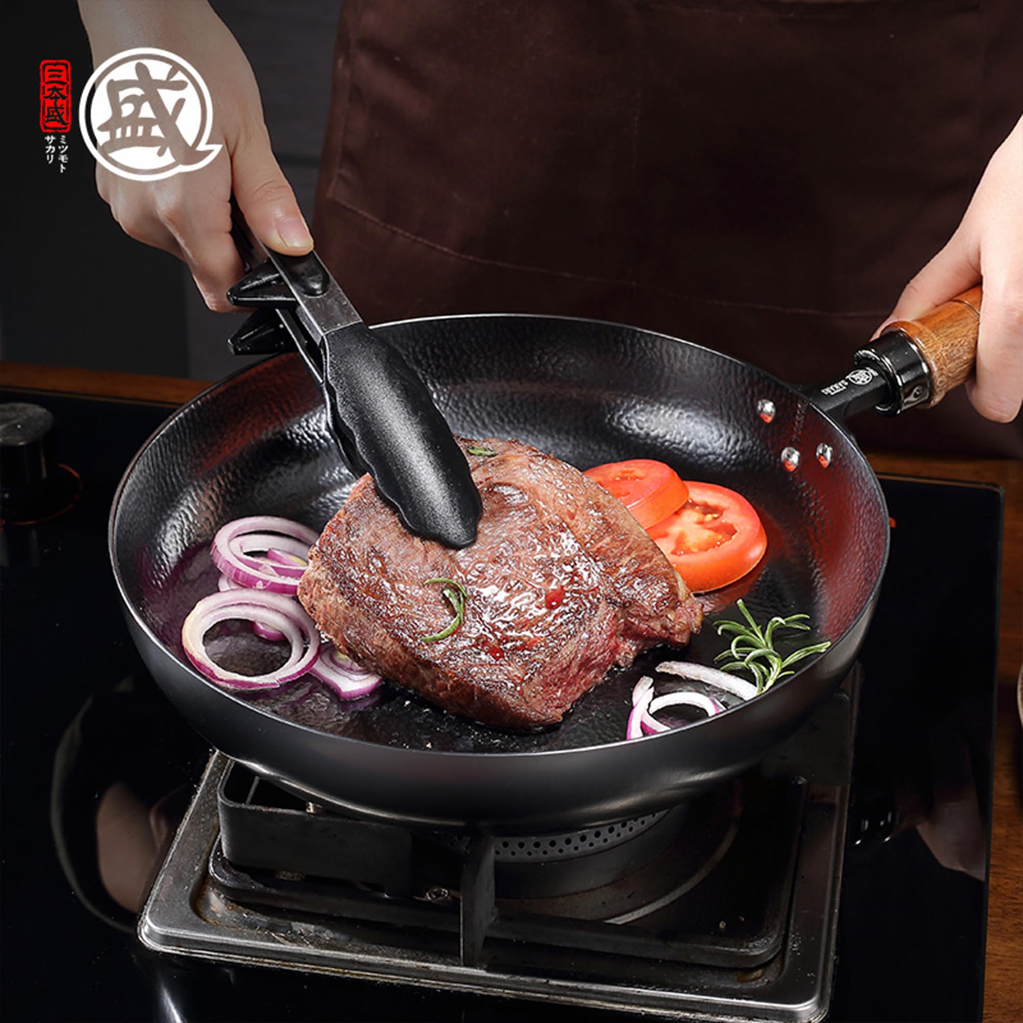 MITSUMOTO SAKARI Padella Antiaderente 30 cm,Padella in Ghisa Battuta a Mano | Senza Rivestimento Sintetico, Adatta a Fornelli a Gas e Induzione, Manico in Ebano