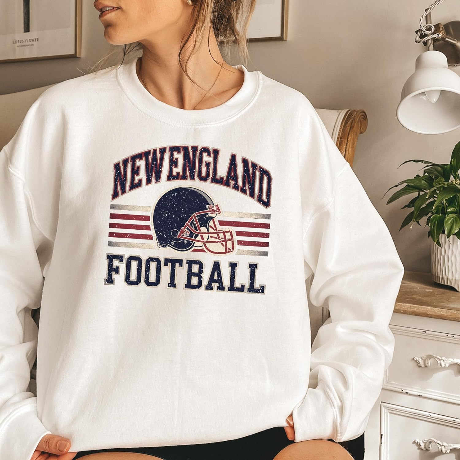 Distressed New England Football Vintage Style Crewneck Sweatshirt for Women Men – Retro Game Day Pullover