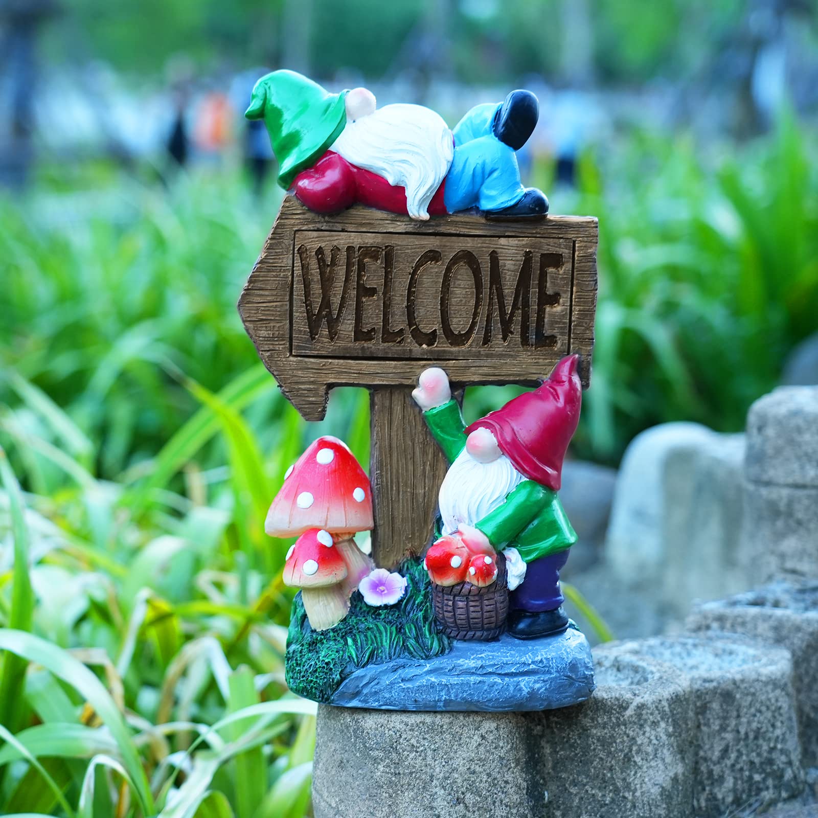 Statuettes de nain de jardin solaires avec panneau de bienvenue - Sculptures et statues de nains de jardin en résine de 30 cm pour terrasse, balcon, cour, pelouse, cadeau de pendaison de crémaillère