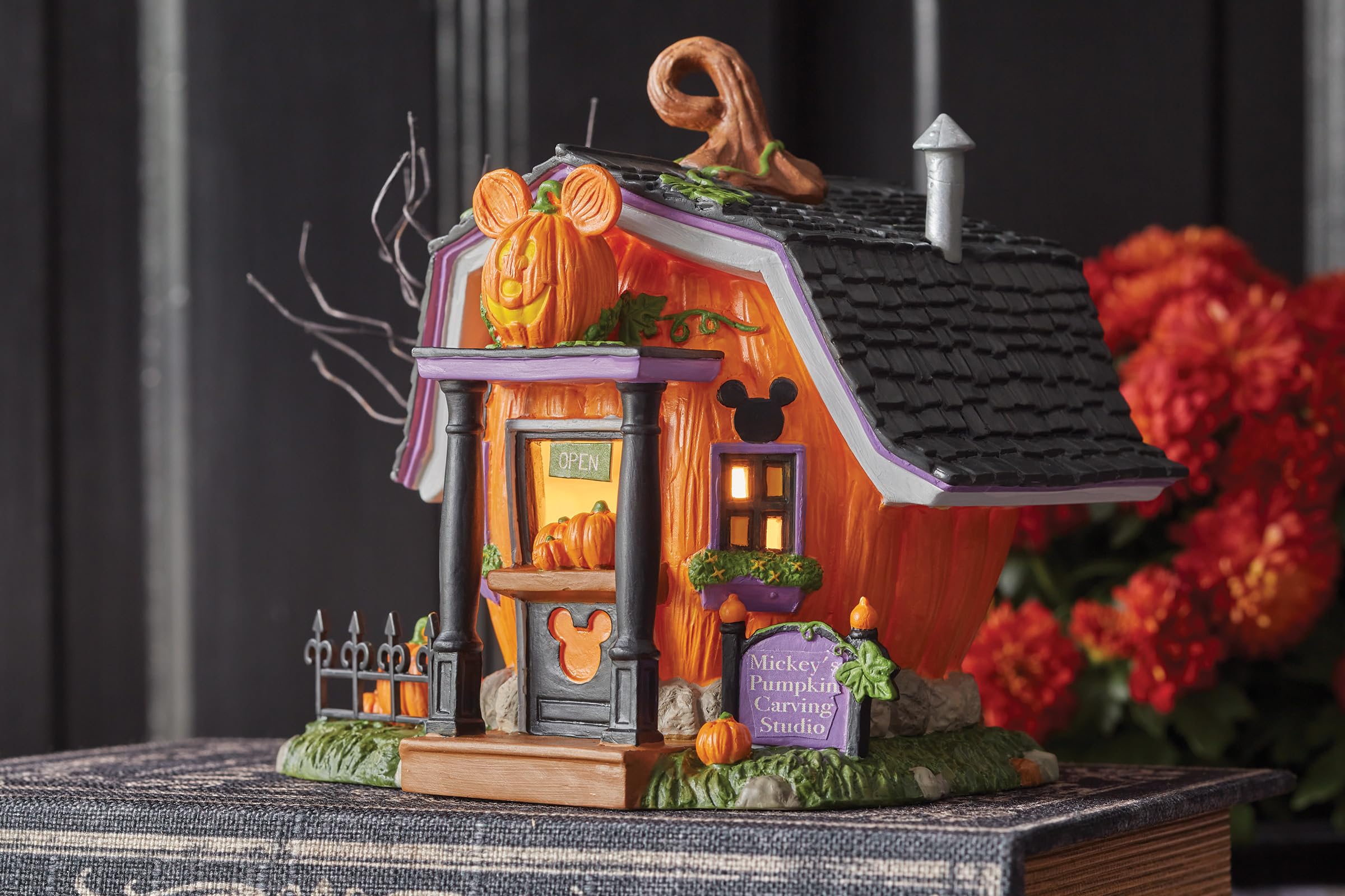 Amazon.com: Department 56 Disney Village Halloween Pumpkintown