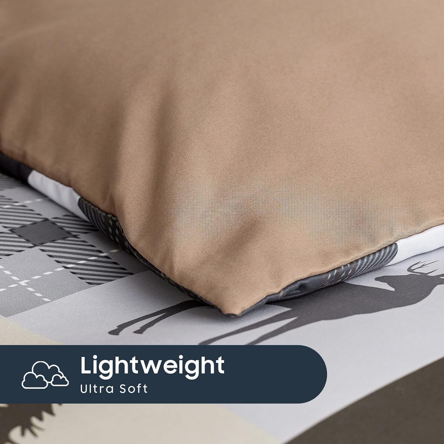 Wake In Cloud - Rustic Comforter Set, Cabin Christmas Lodge Western Country Bear Deer Moose Woodland RV Outdoor Theme, Soft Lightweight Bedding, 3 Pieces, Gray Brown, Full Size
