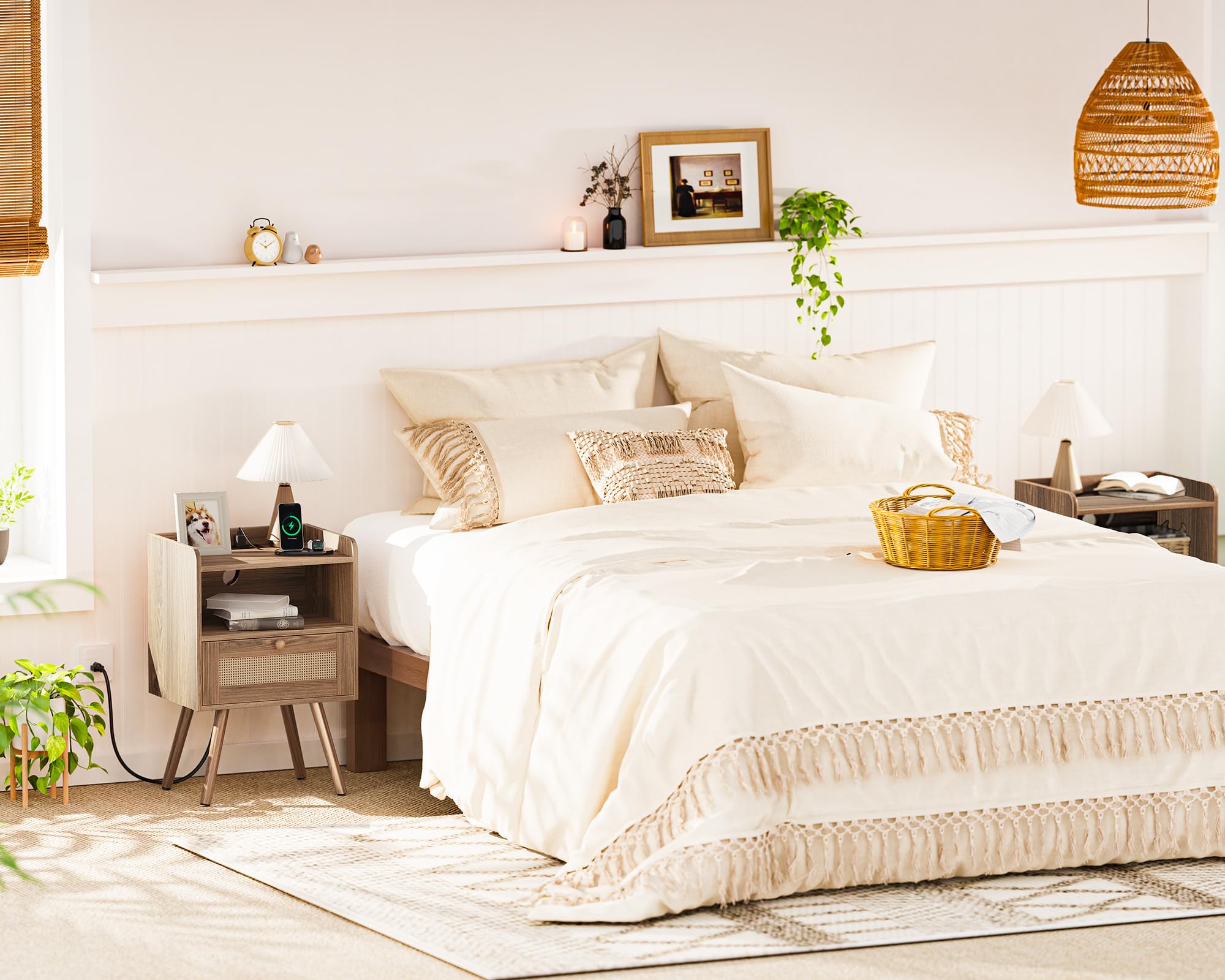 SUPERJARE Comodino con stazione di ricarica e cassetto decorativo simile a rattan, tavolino in rattan con piedi in legno massello, tavolino da letto con contenitore aperto, per camera da letto