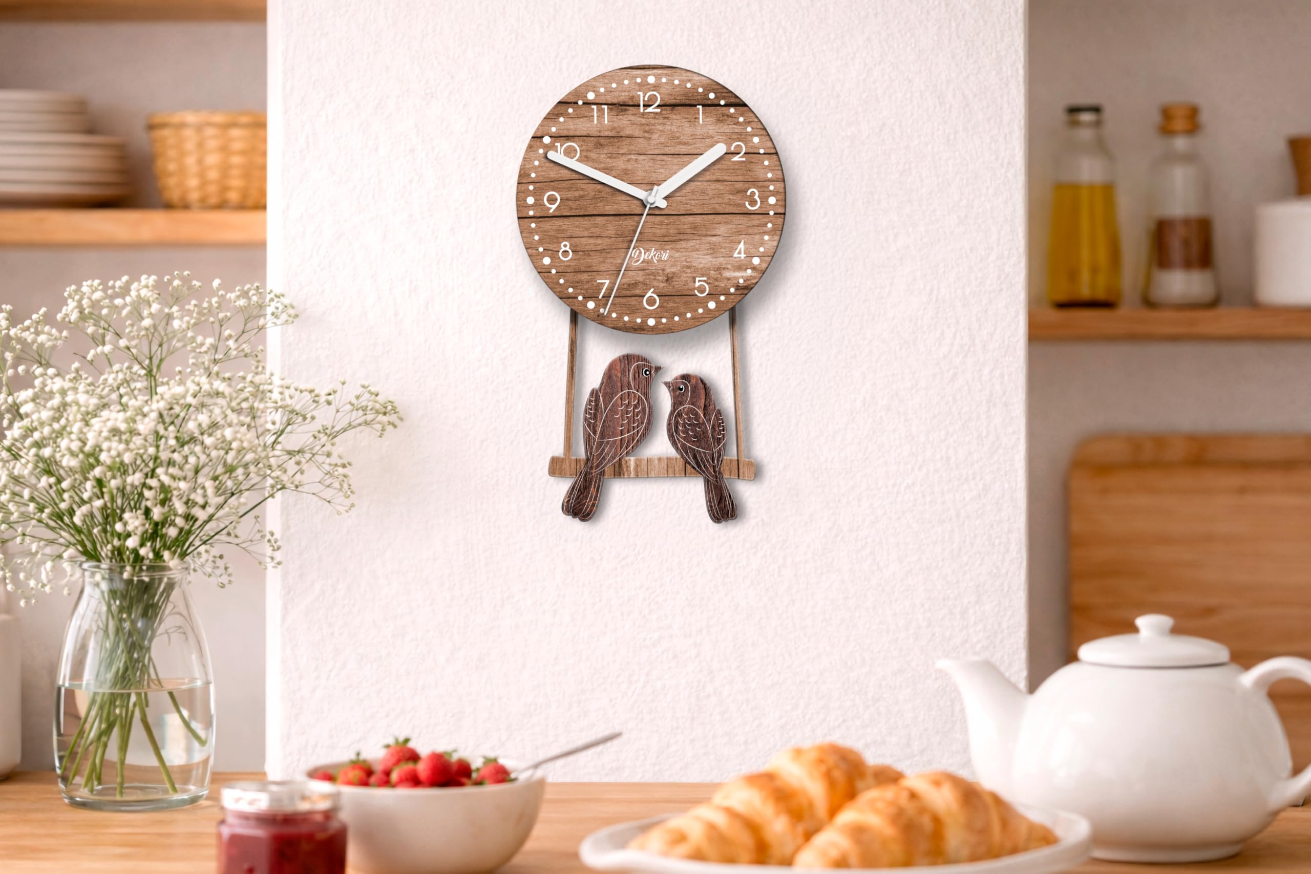 DEKORI – Orologio da Parete Design con Pendolo Oscillante, Uccellini in Legno Decorativi, Stile Naturale Moderno, Movimento Silenzioso, Spessore 8 mm, Made in Italy, 24x37 cm