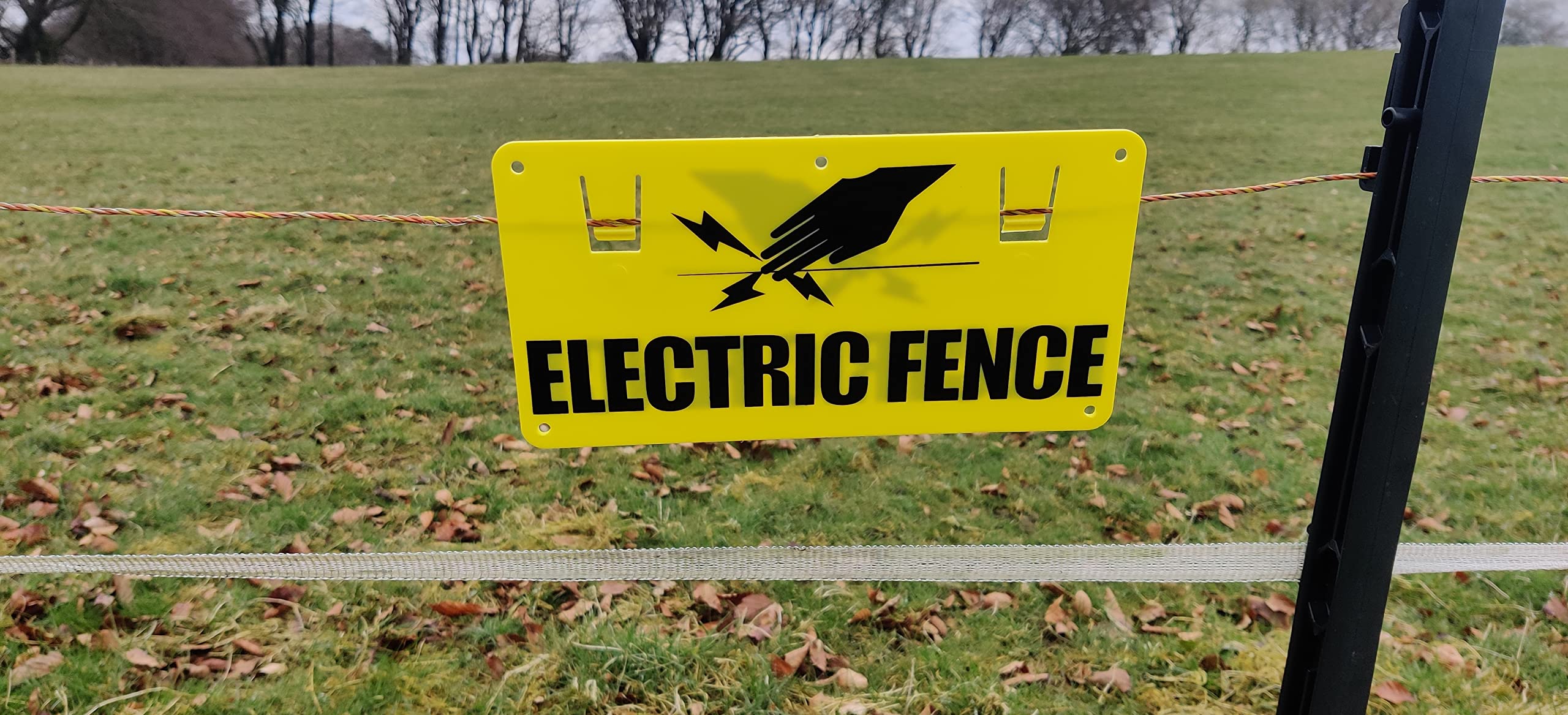 Electric Fence Warning Sign For Tape And Wire, Green, (5.12 x 9.84) inches - Image 4
