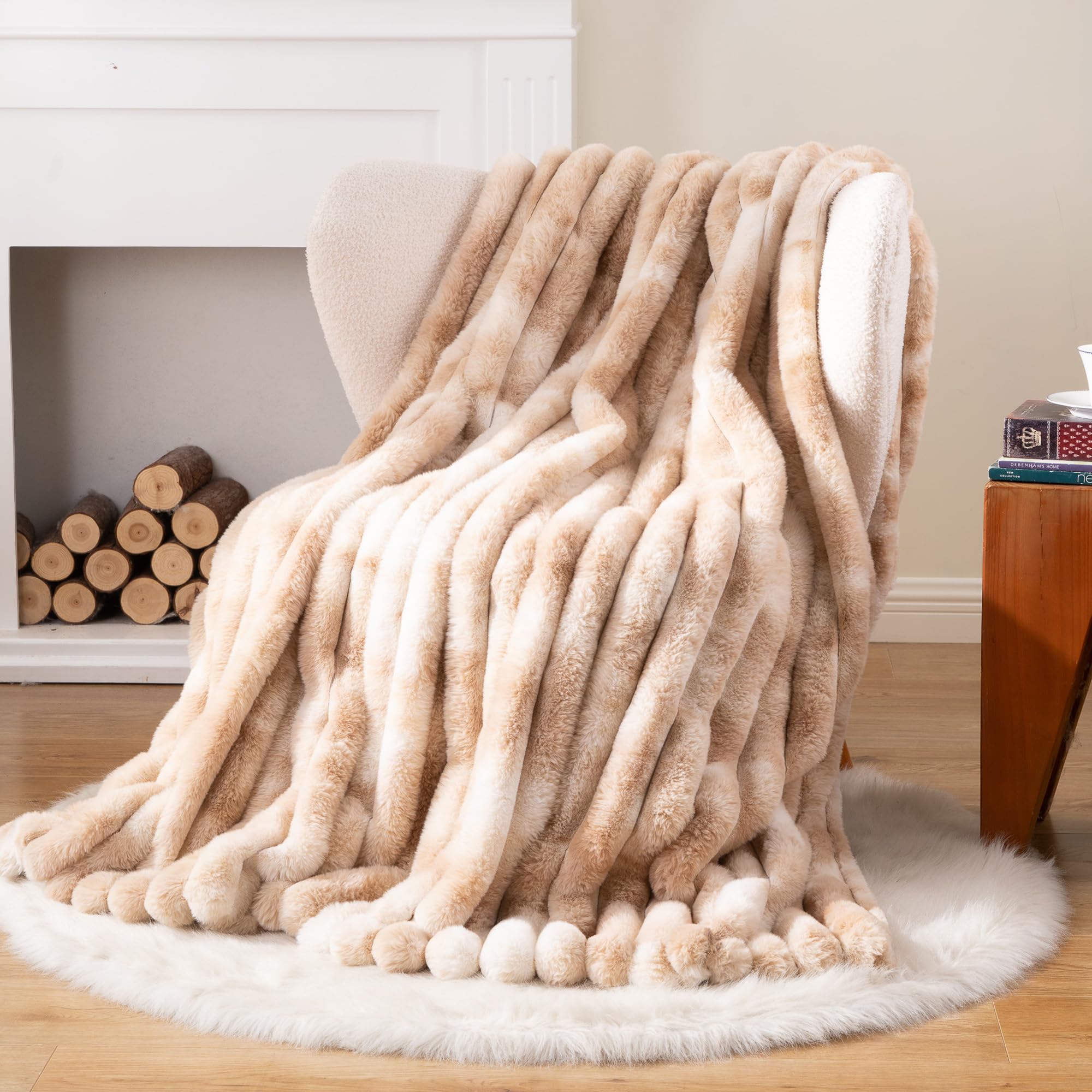 Battilo Faux Rabbit Fur Throw Blanket Beige Cream Fluffy Blanket 125x150cm