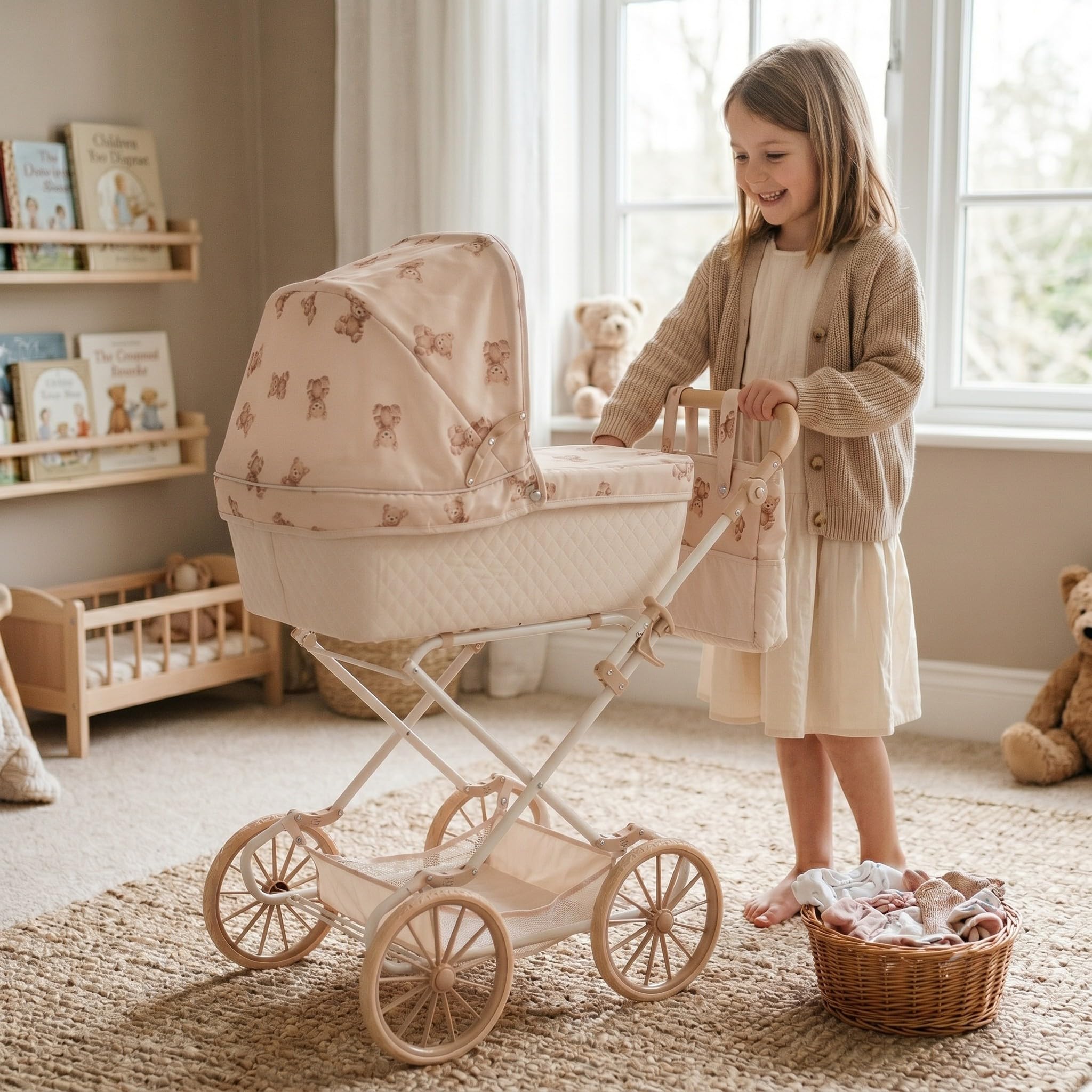 Roma Teddy Reborn wózek dziecięcy dla większych lalek, uroczy miś, regulowany uchwyt 62,5-93 cm, zabawka dla chłopców i dziewczynek, styl vintage z koszem, akcesoria dla lalek.