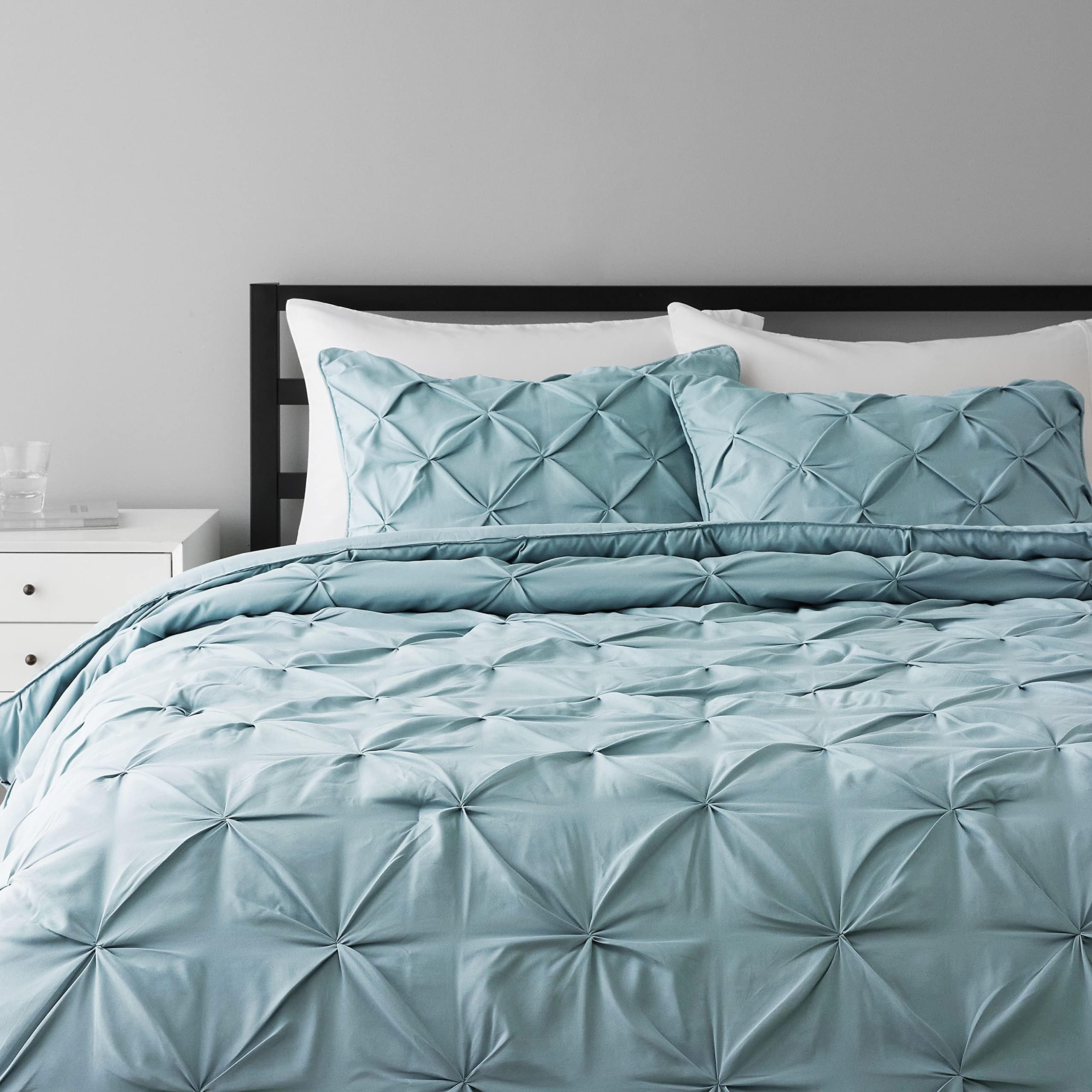 amazon basics Polyester Microfiber Pinch Pleat Comforter Bedding Set, King Size, Spa Blue, Pack of 3 Piece